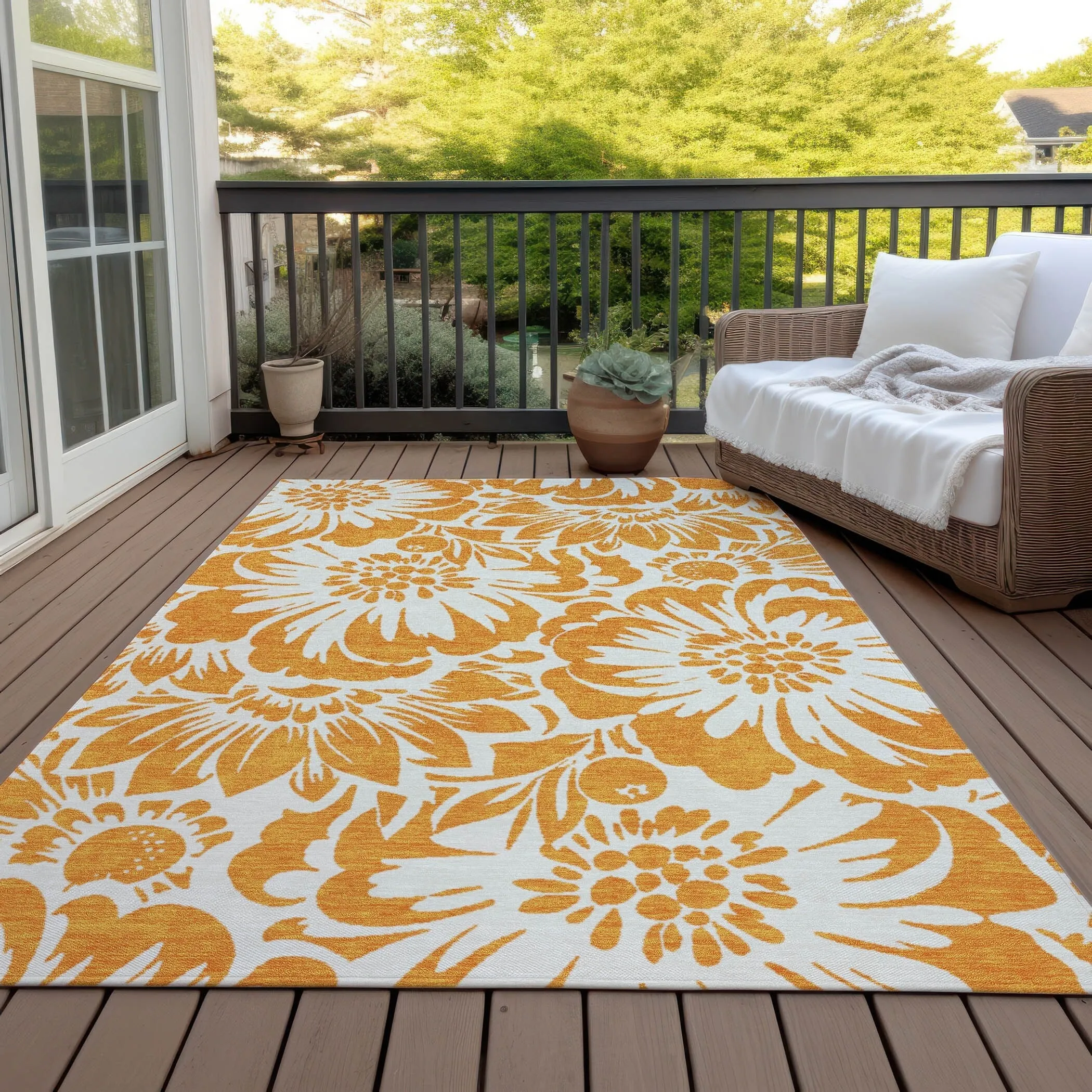 Machine Washable Indoor/ Outdoor Whimsy Floral Chantille Rug
