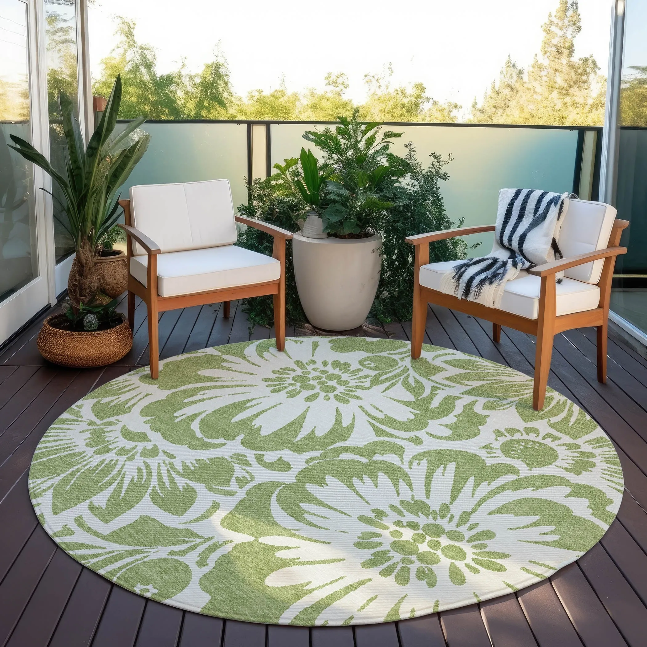 Machine Washable Indoor/ Outdoor Whimsy Floral Chantille Rug