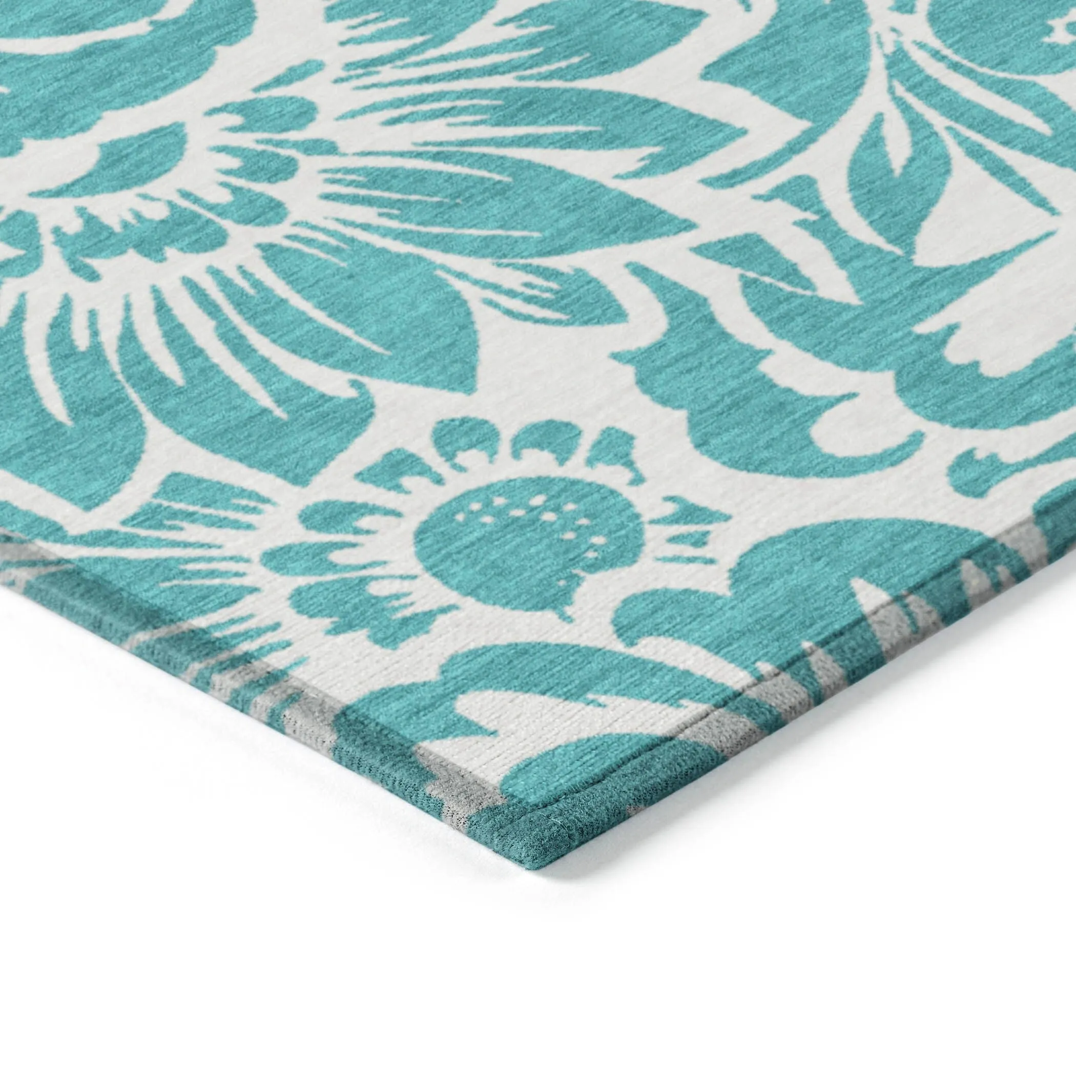 Machine Washable Indoor/ Outdoor Whimsy Floral Chantille Rug