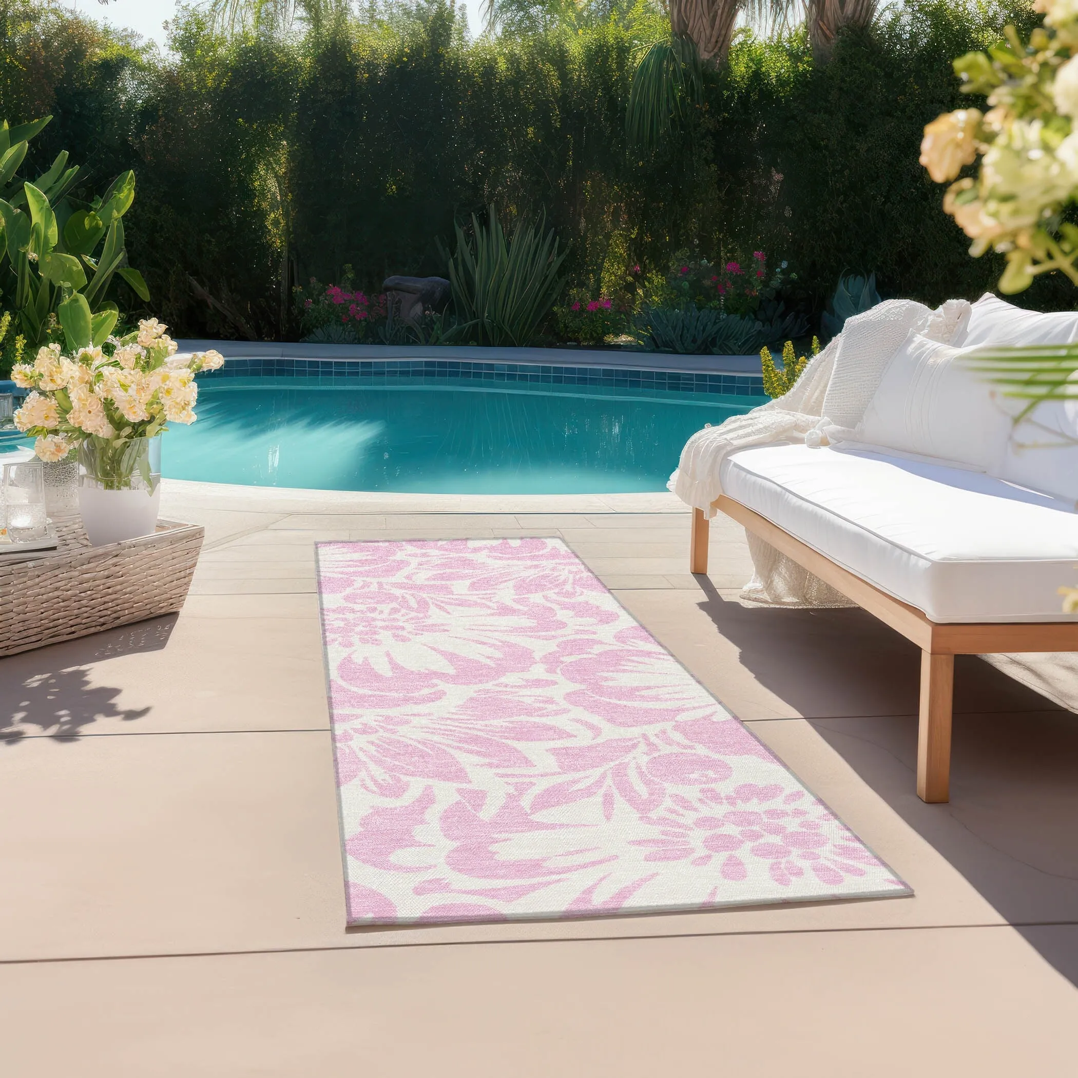 Machine Washable Indoor/ Outdoor Whimsy Floral Chantille Rug