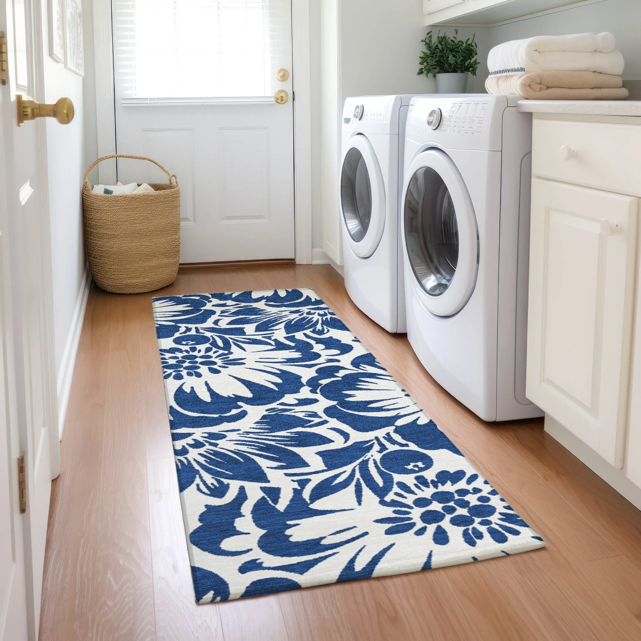 Machine Washable Indoor/ Outdoor Whimsy Floral Chantille Rug