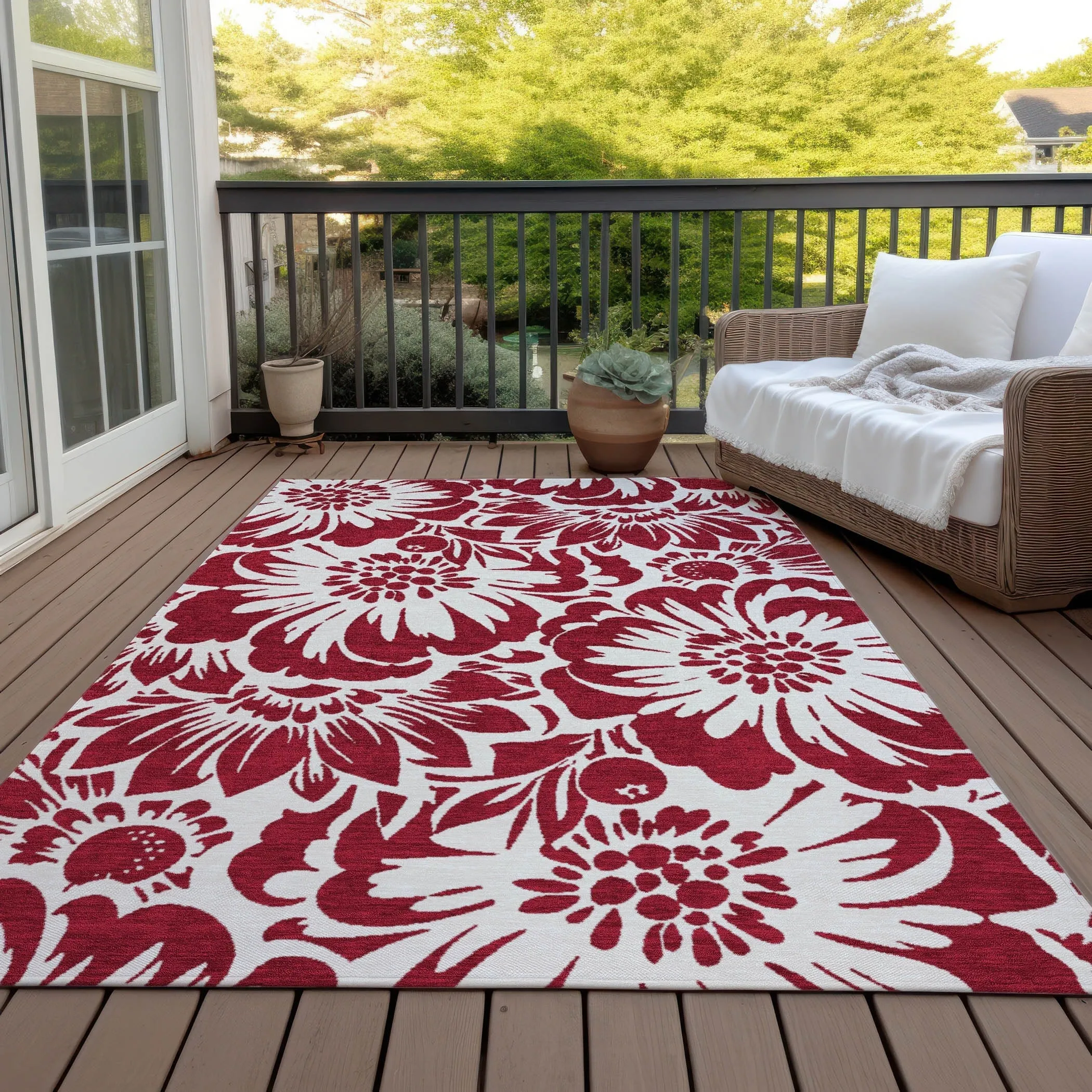Machine Washable Indoor/ Outdoor Whimsy Floral Chantille Rug