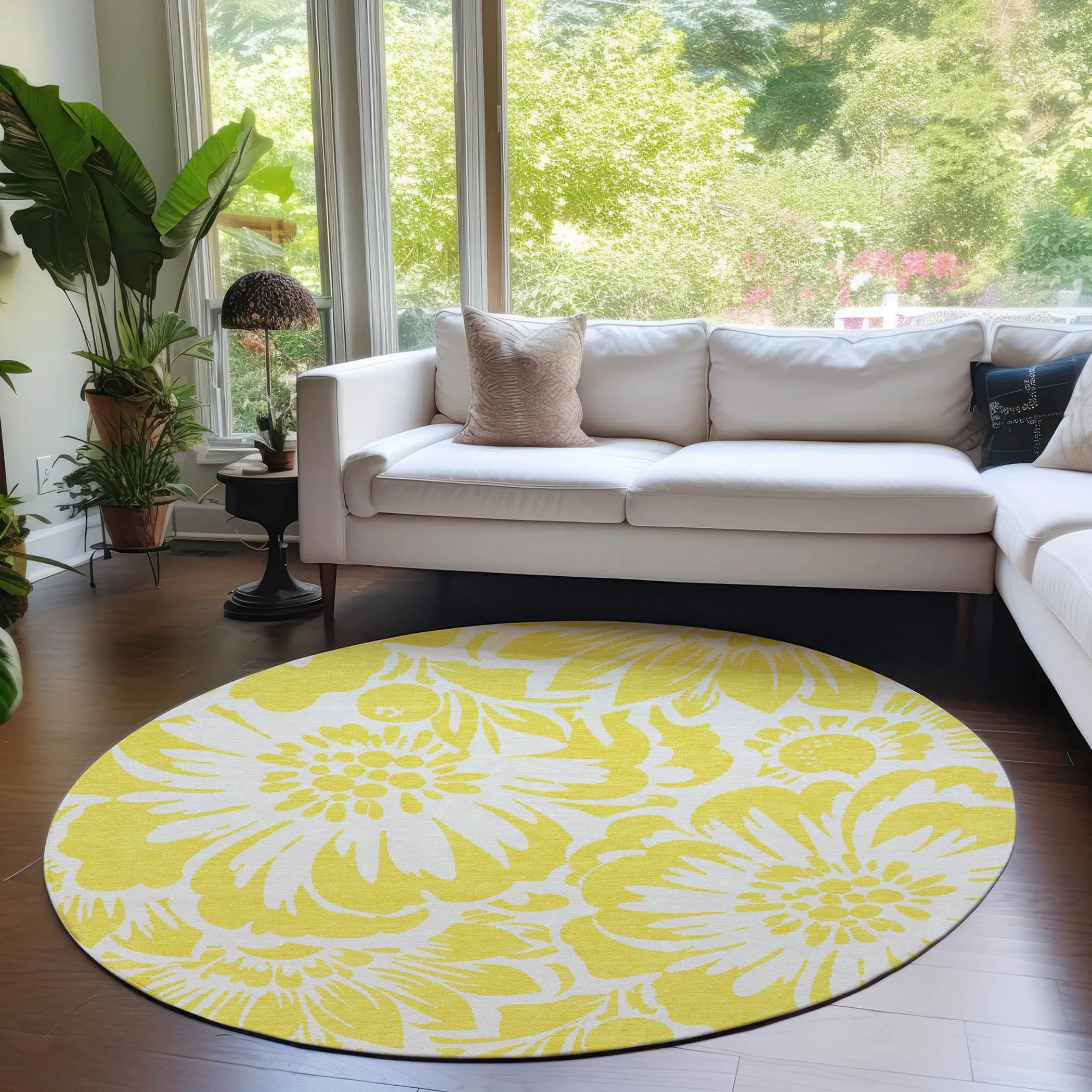 Machine Washable Indoor/ Outdoor Whimsy Floral Chantille Rug
