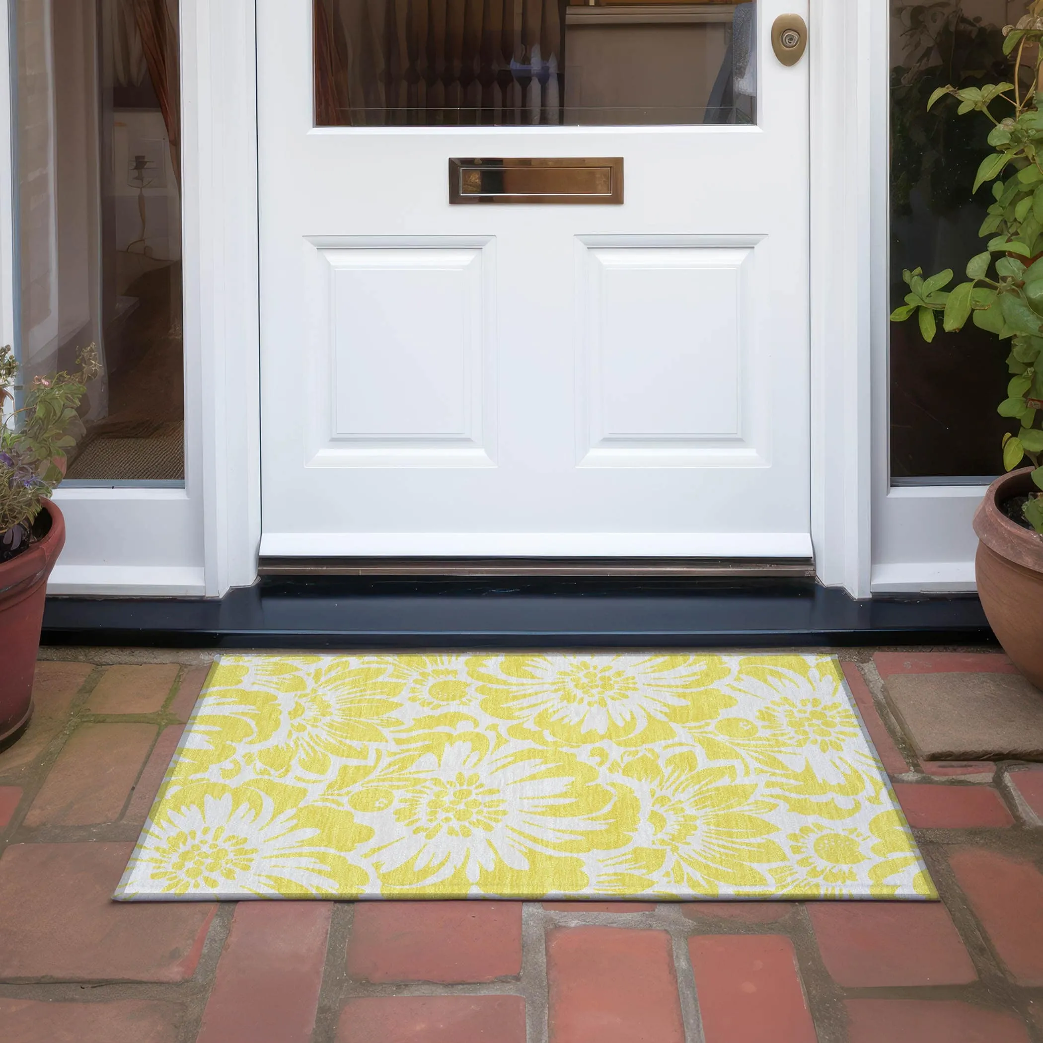 Machine Washable Indoor/ Outdoor Whimsy Floral Chantille Rug