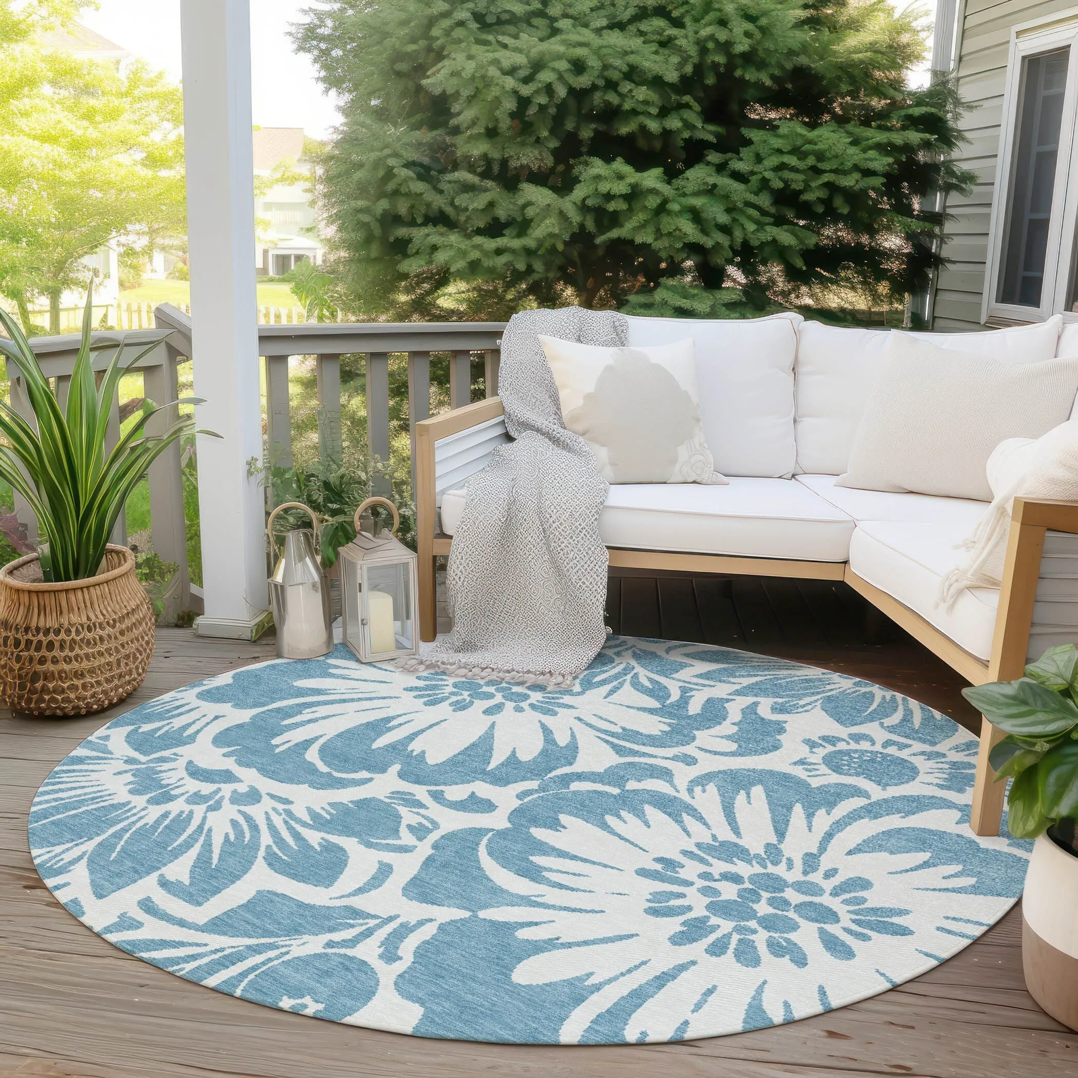 Machine Washable Indoor/ Outdoor Whimsy Floral Chantille Rug