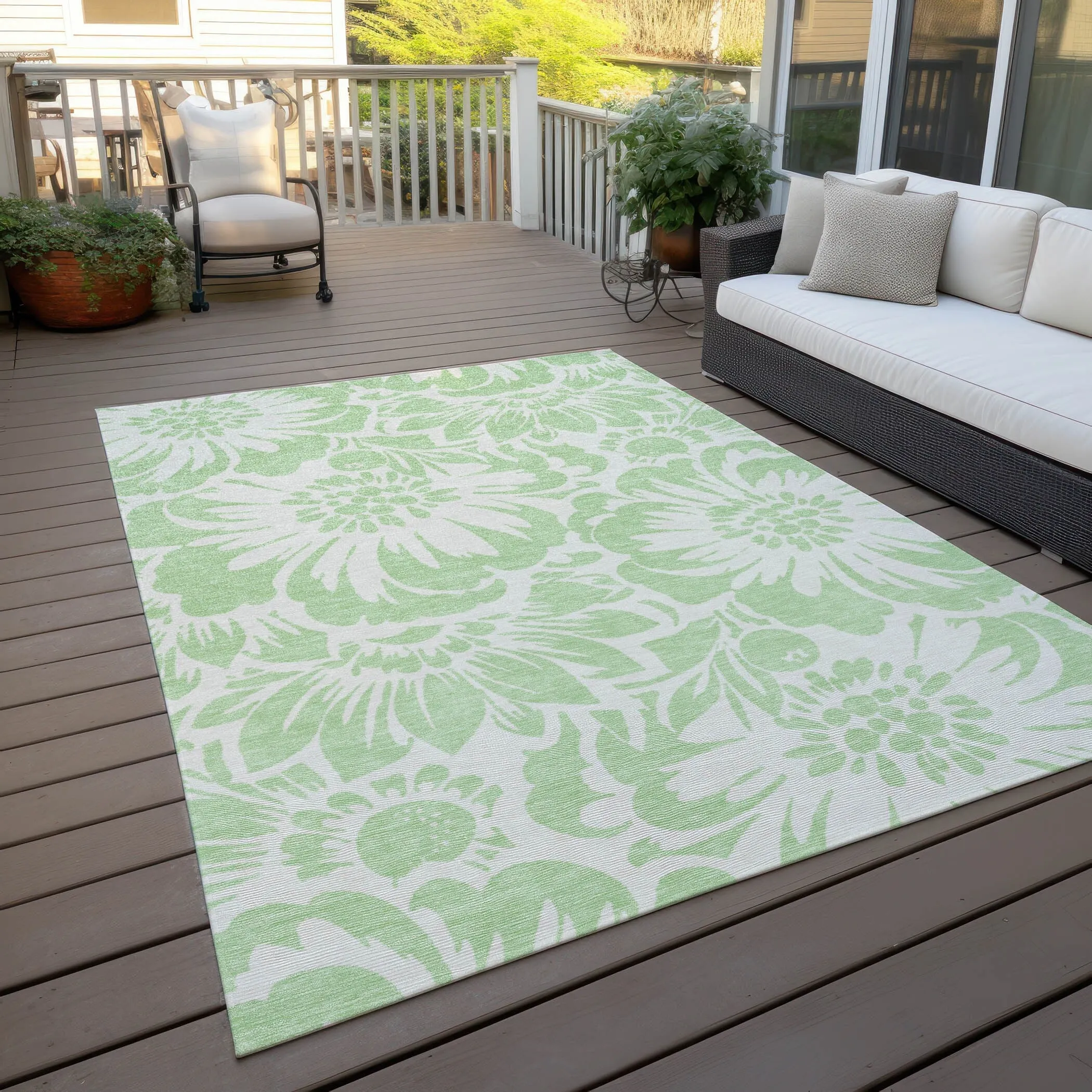 Machine Washable Indoor/ Outdoor Whimsy Floral Chantille Rug
