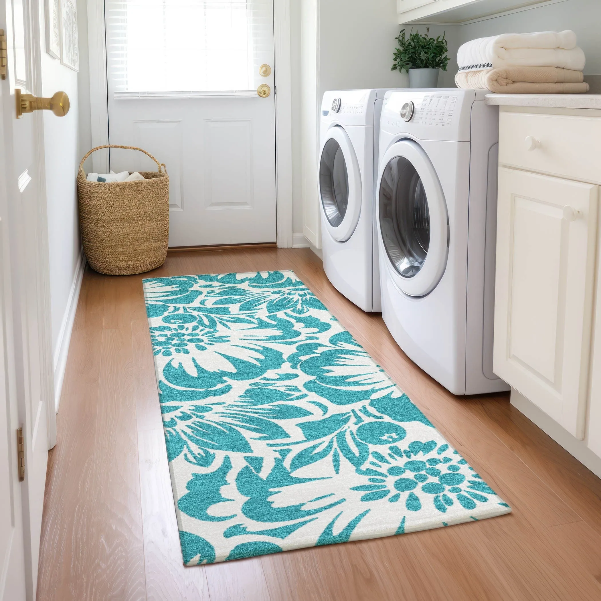 Machine Washable Indoor/ Outdoor Whimsy Floral Chantille Rug