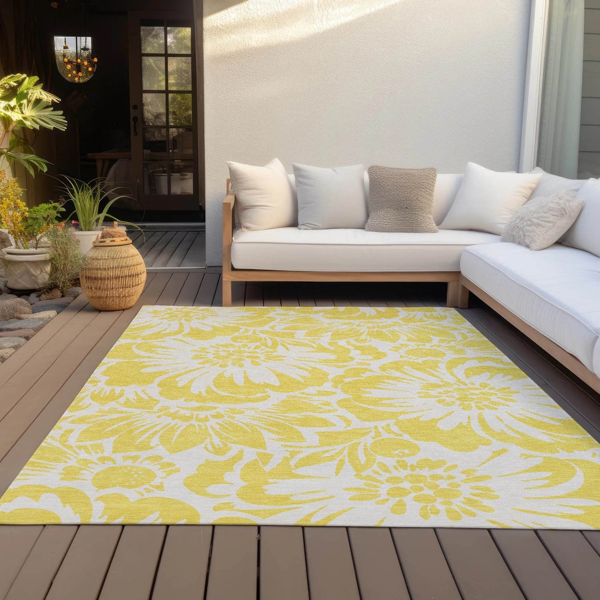 Machine Washable Indoor/ Outdoor Whimsy Floral Chantille Rug