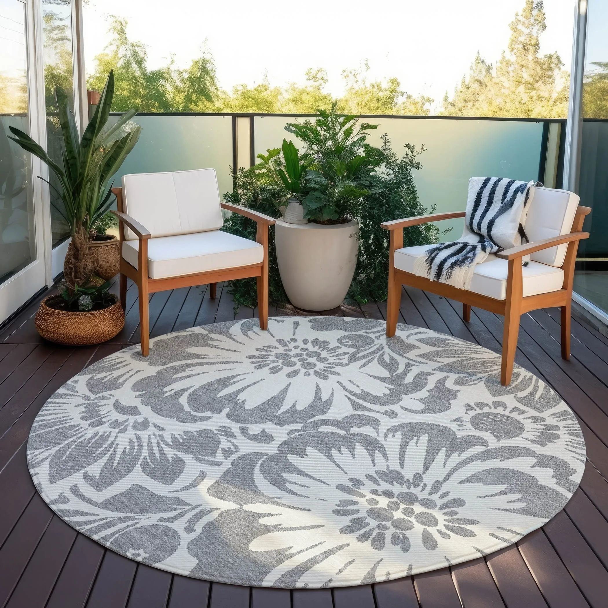Machine Washable Indoor/ Outdoor Whimsy Floral Chantille Rug