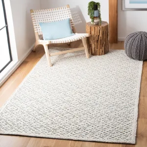 Martha Stewart by SAFAVIEH. Handmade Crocifissa Wool Rug