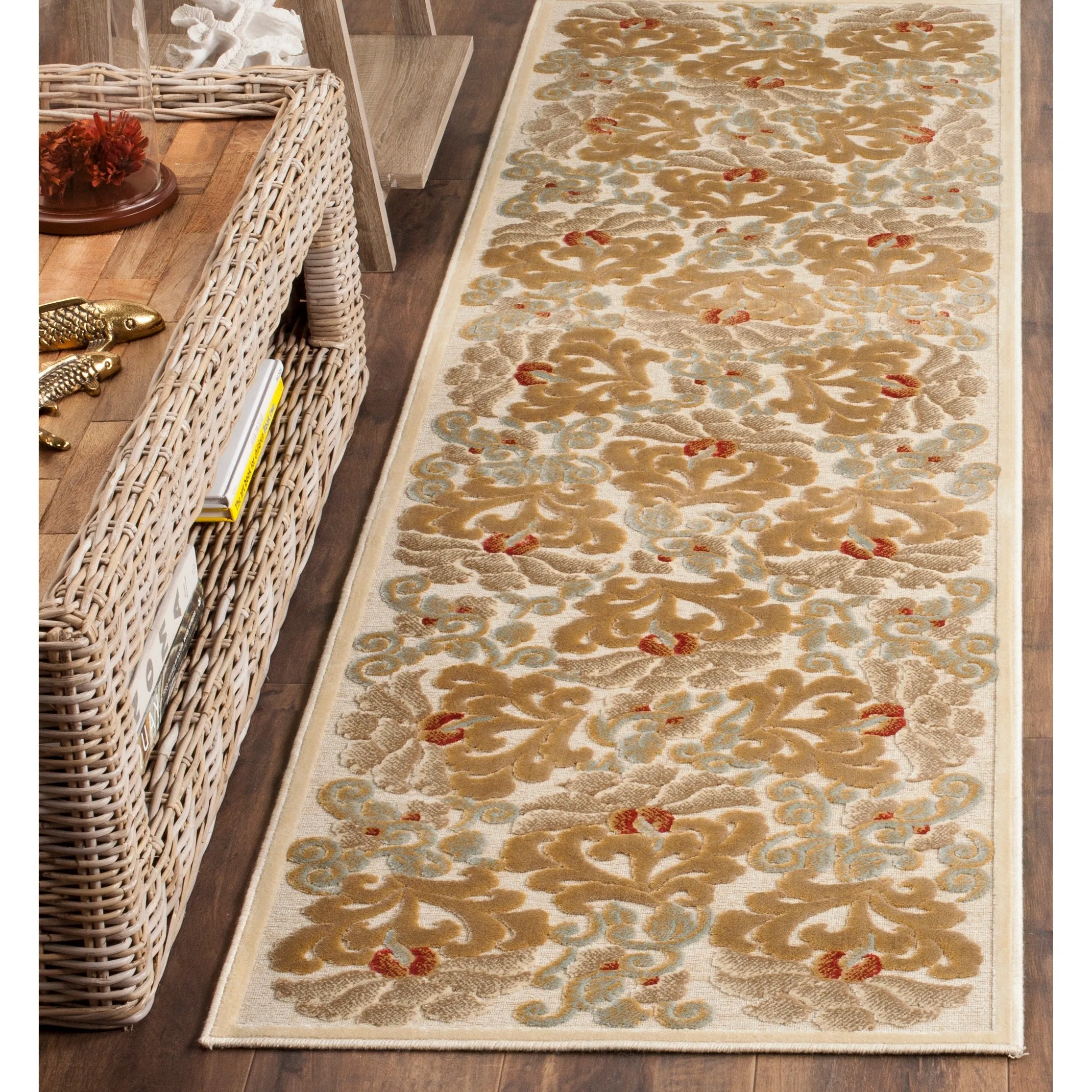 Martha Stewart by SAFAVIEH Handmade Floating Dahlia Viscose Rug