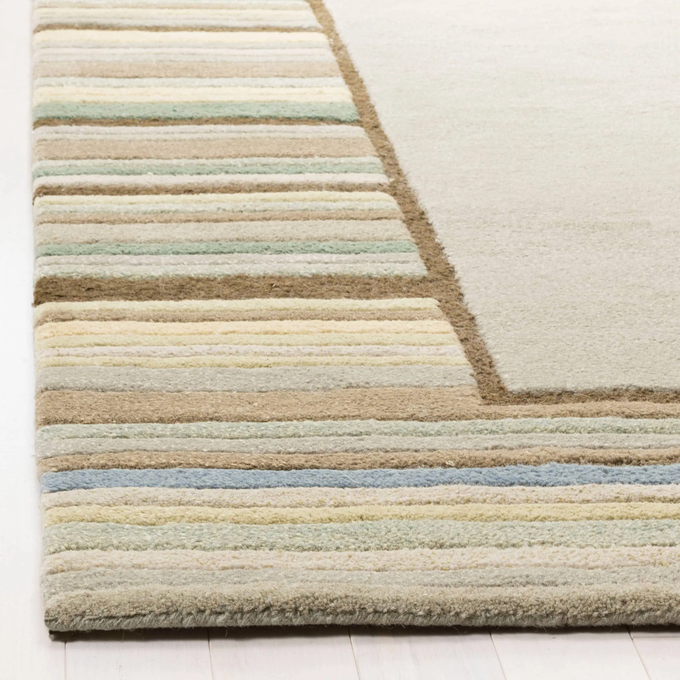 Martha Stewart by SAFAVIEH Striped Border Wool Rug - Tadpole Green - Tadpole Green - 2' 3 x 8'
