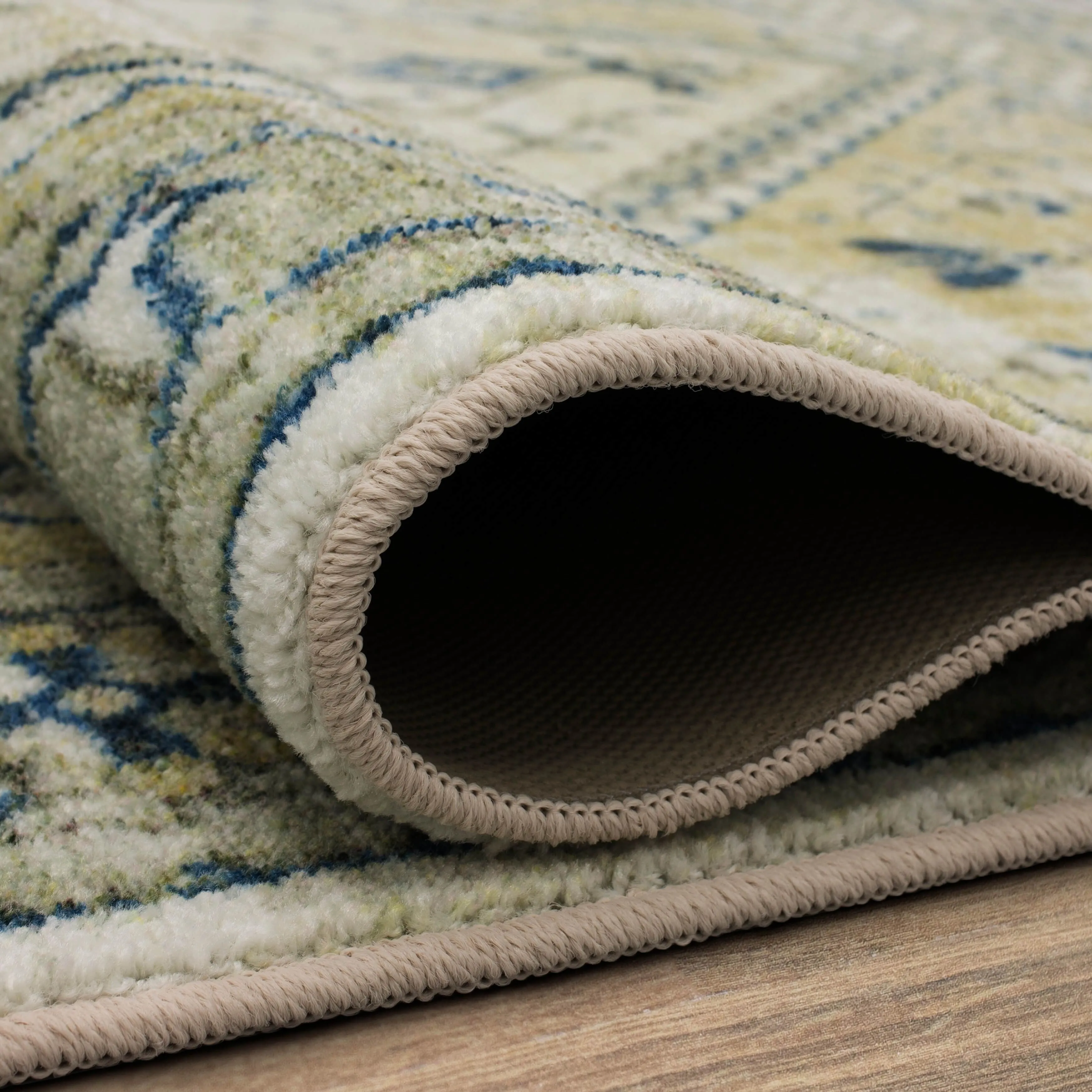 Mohawk Home Apeley Distressed Medallion Area Rug