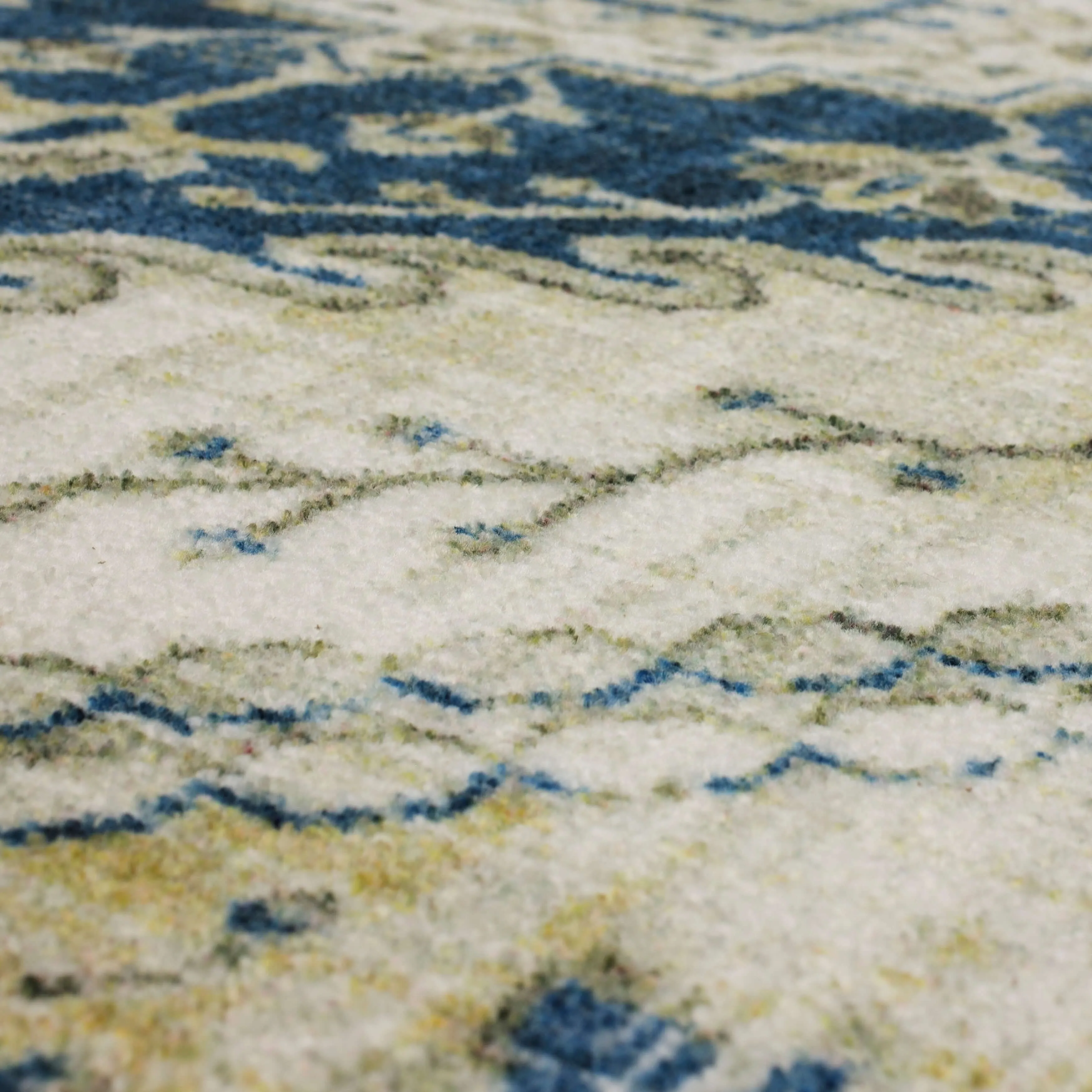 Mohawk Home Apeley Distressed Medallion Area Rug