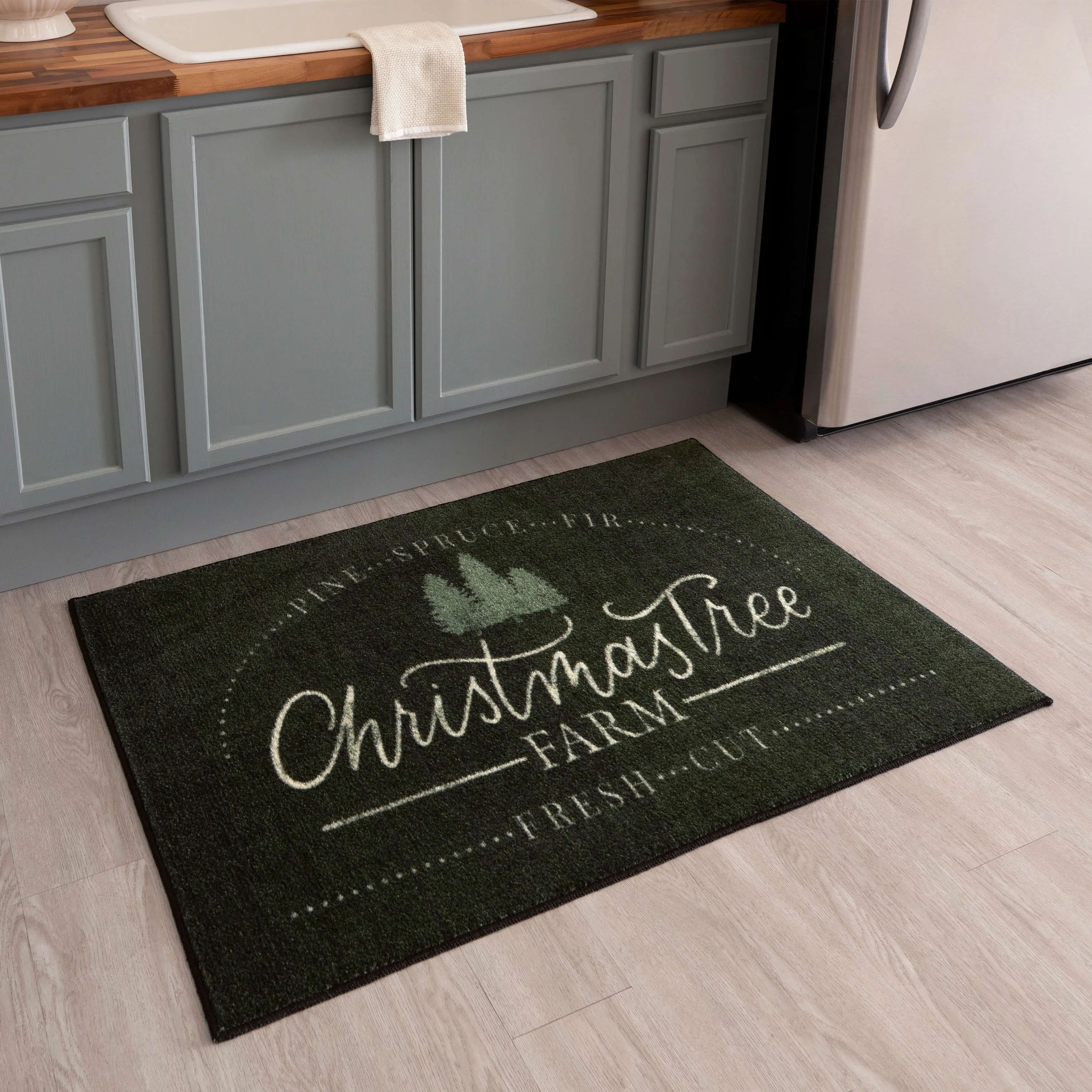 Mohawk Home Christmas Tree Farm Holiday Accent Kitchen Mat
