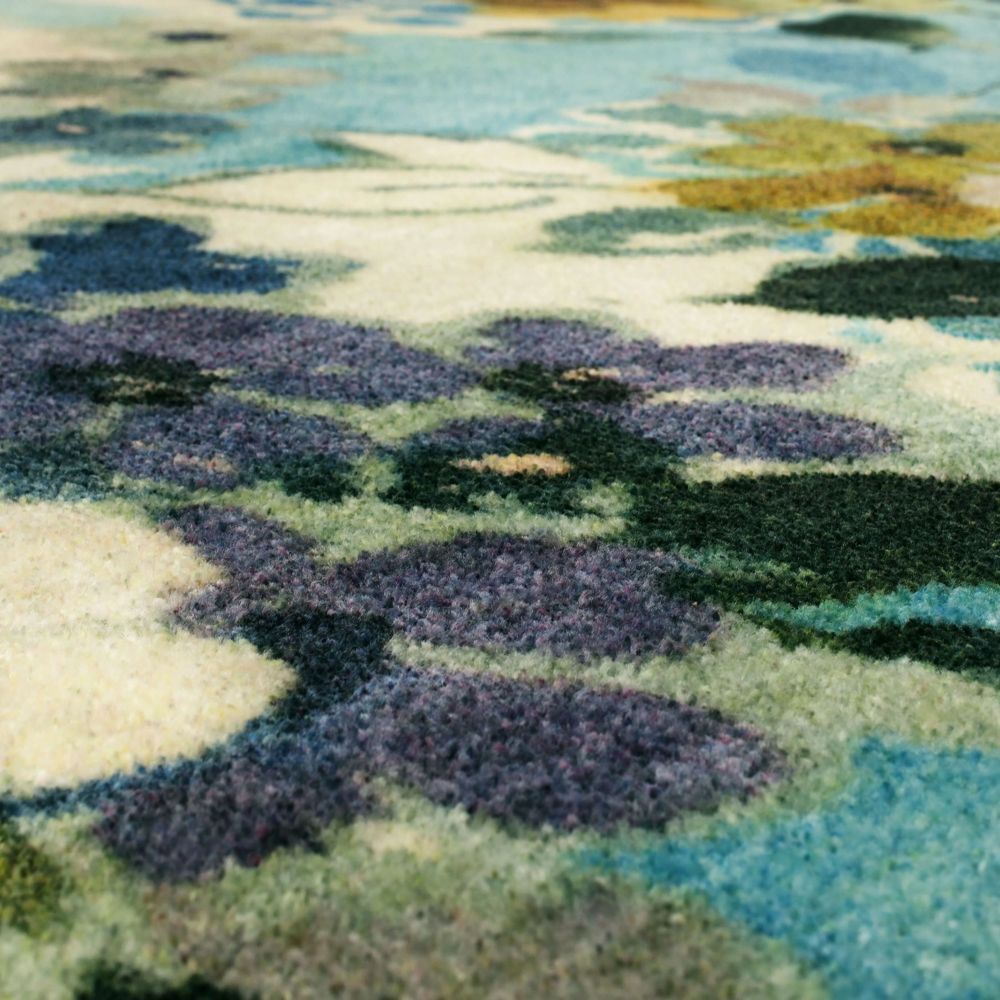Mohawk Home Hydrangea Blooms Floral Area Rug