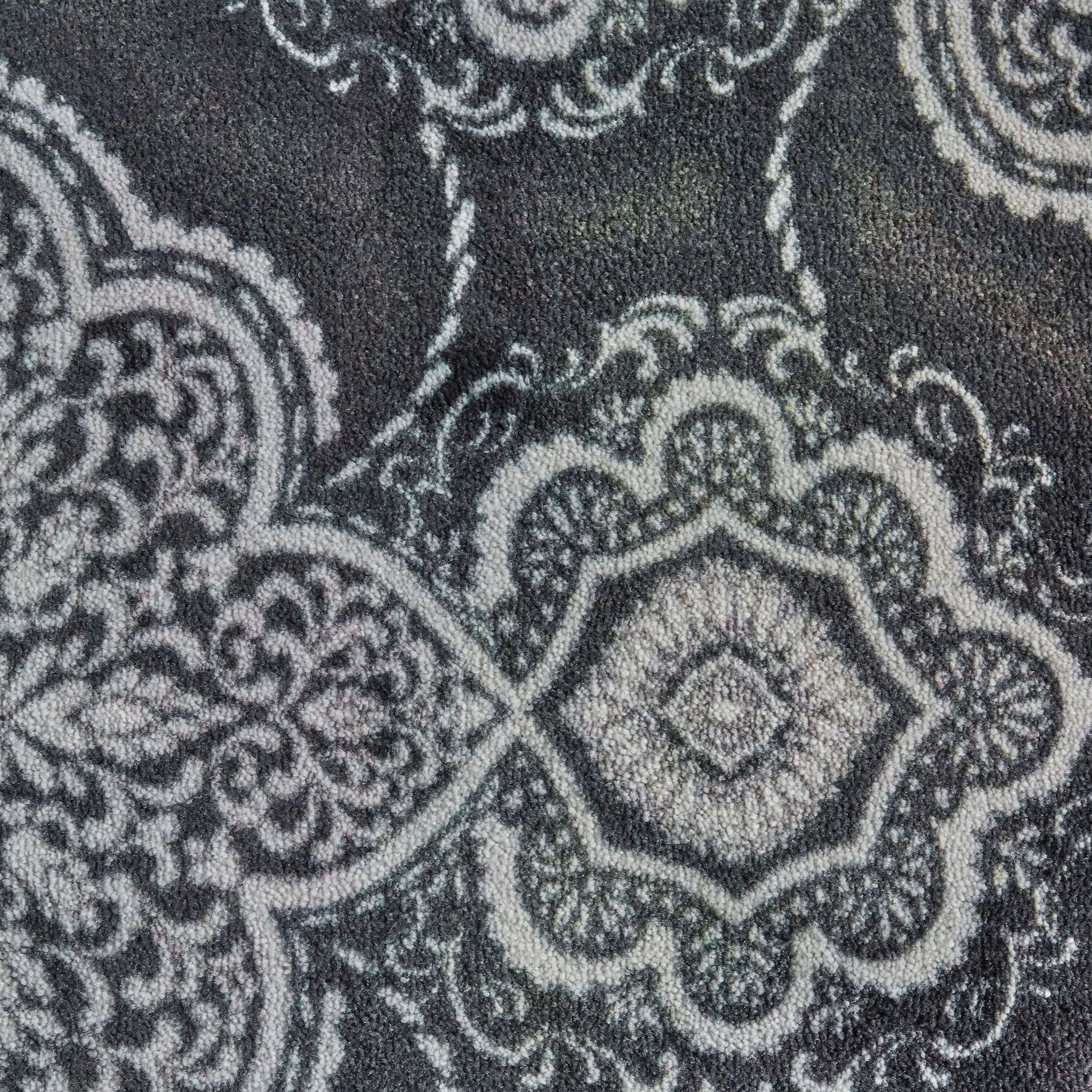 Mohawk Home Isabella Ornamental Medallion Area Rug