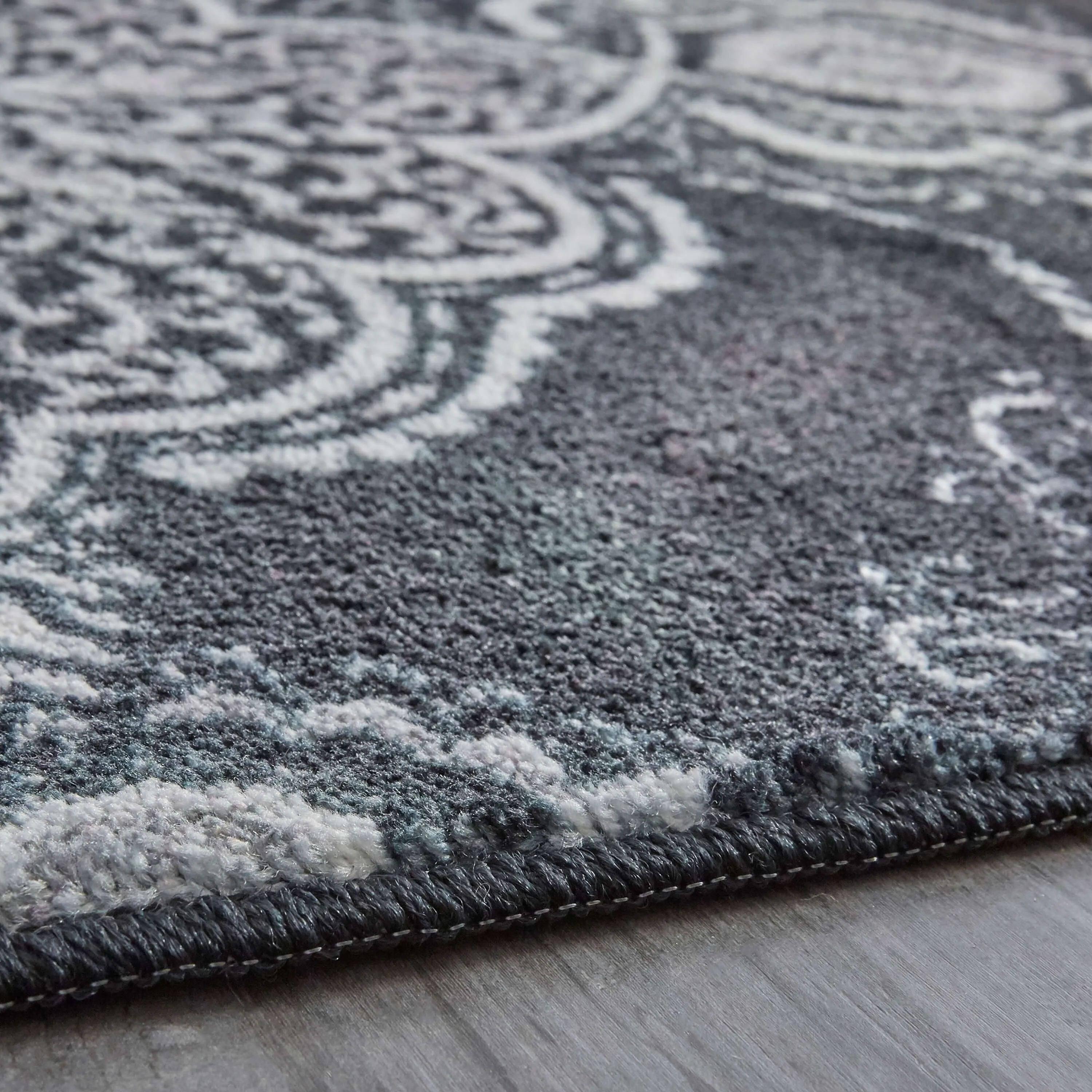 Mohawk Home Isabella Ornamental Medallion Area Rug