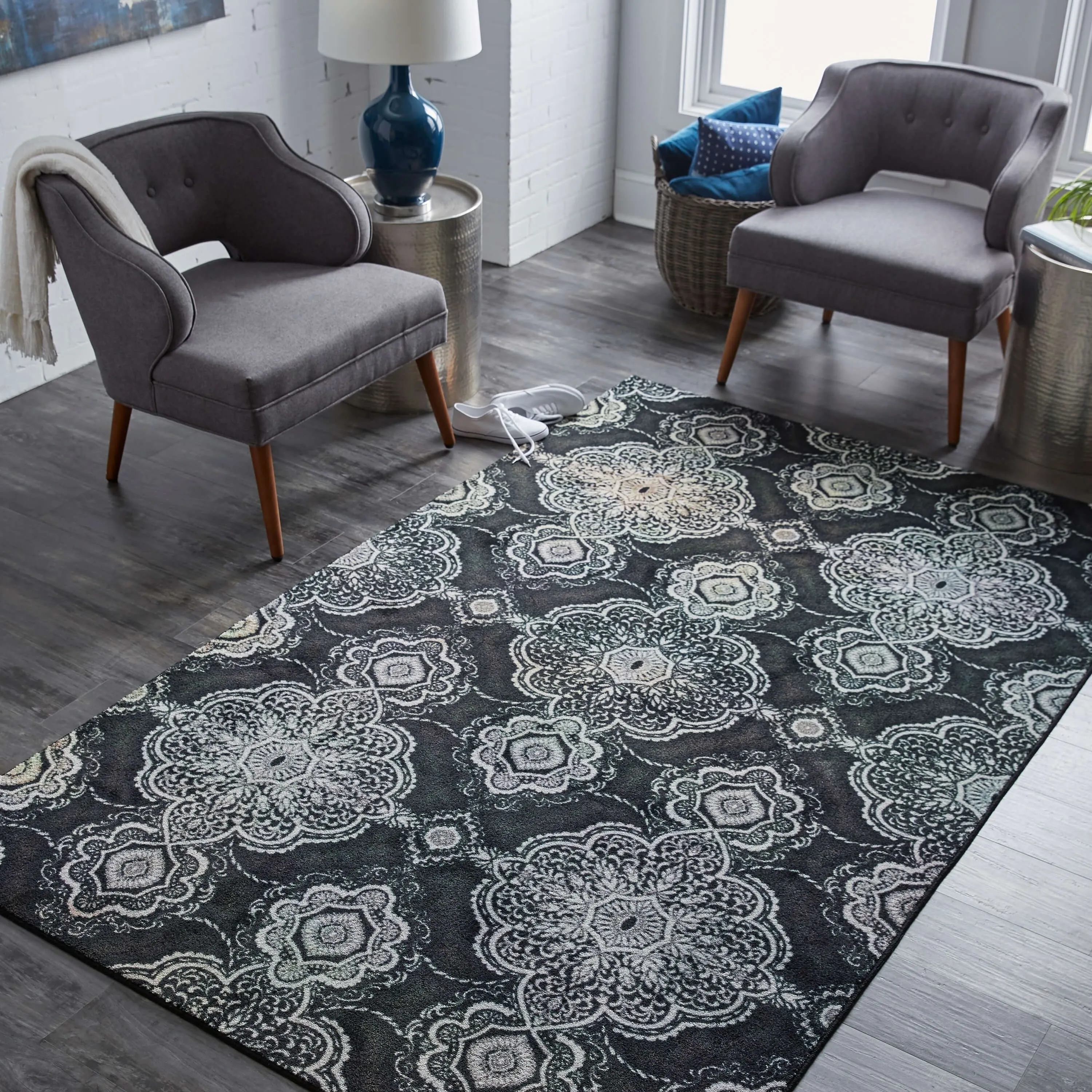 Mohawk Home Isabella Ornamental Medallion Area Rug