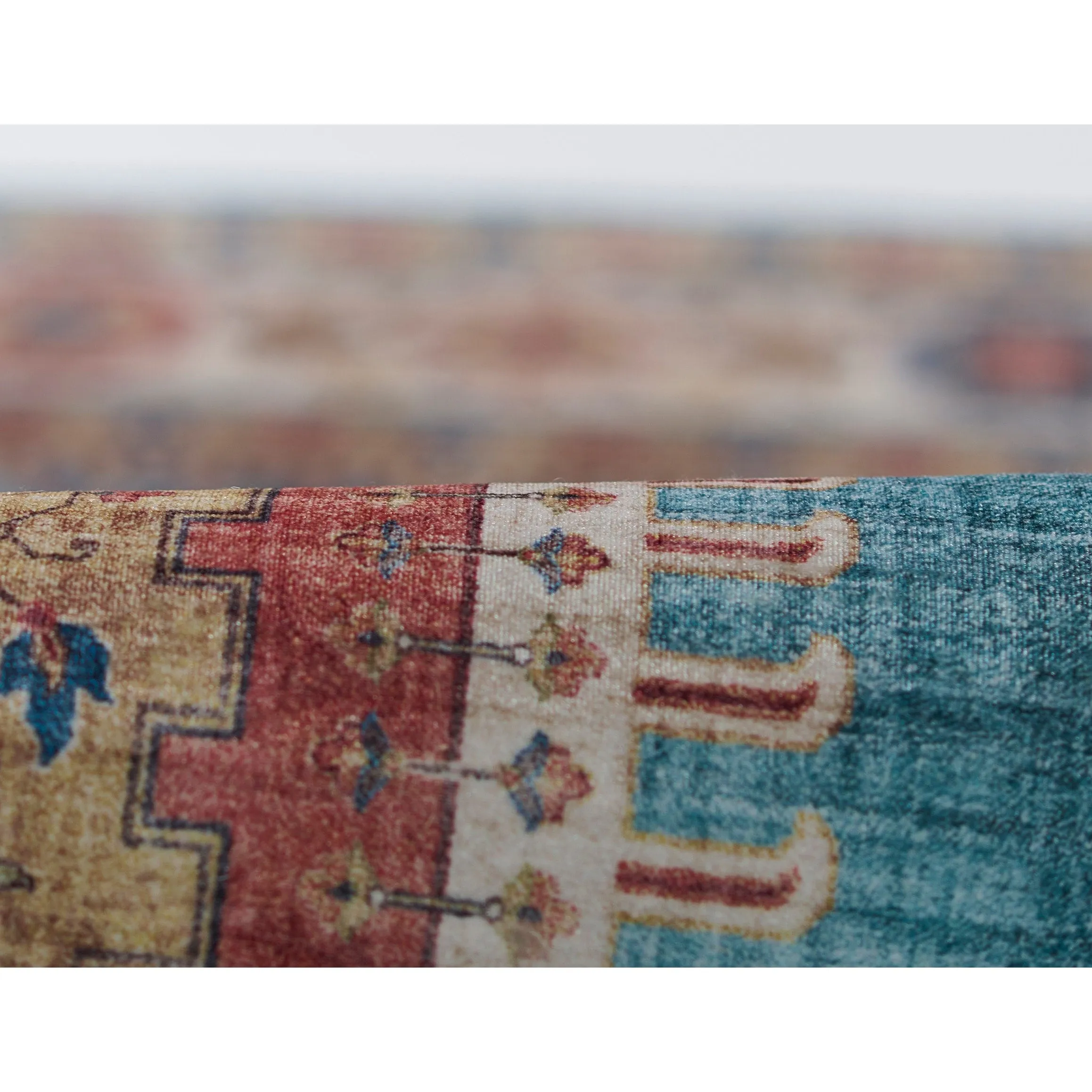 Momeni Karachi Traditional Area Rug with Non-Skid Backing