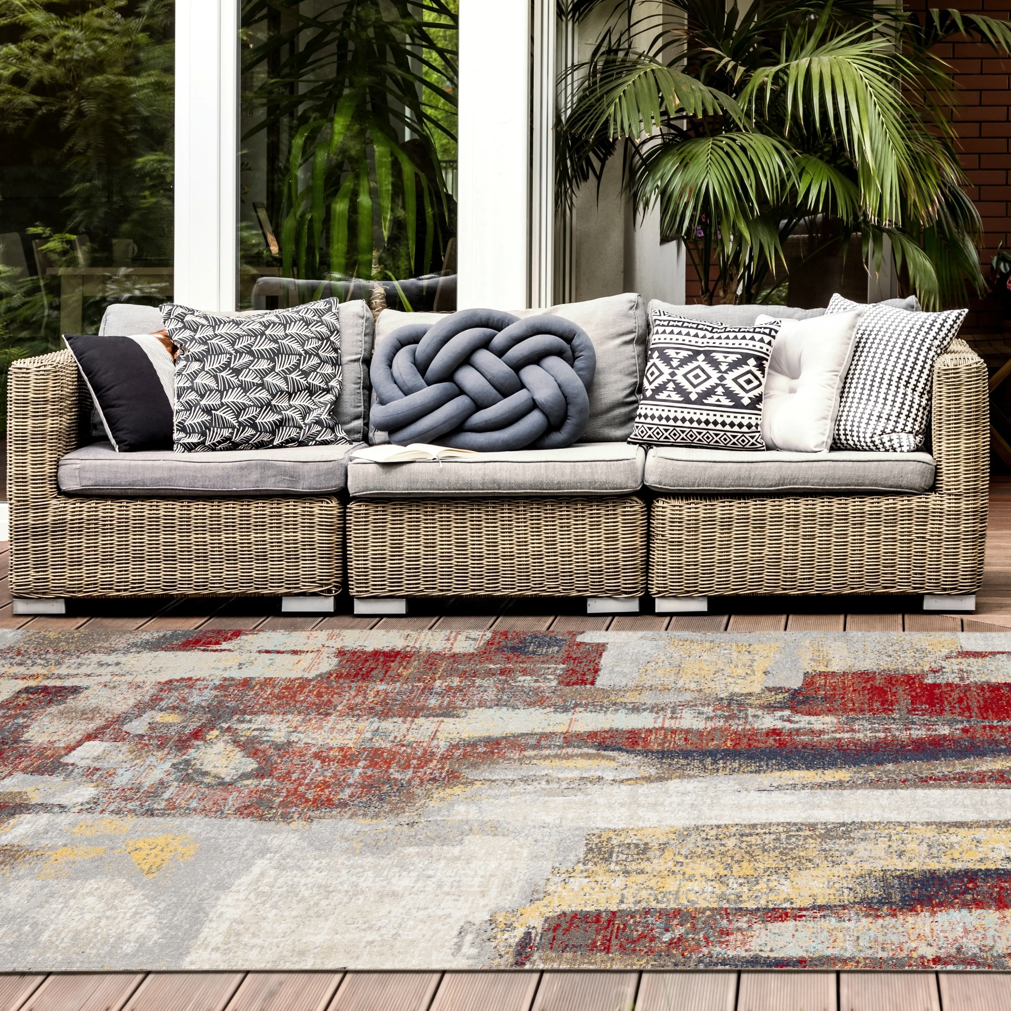 N Natori 24-Seven Outdoor/Indoor Abstract Multi/Red/Off-White Area Rug