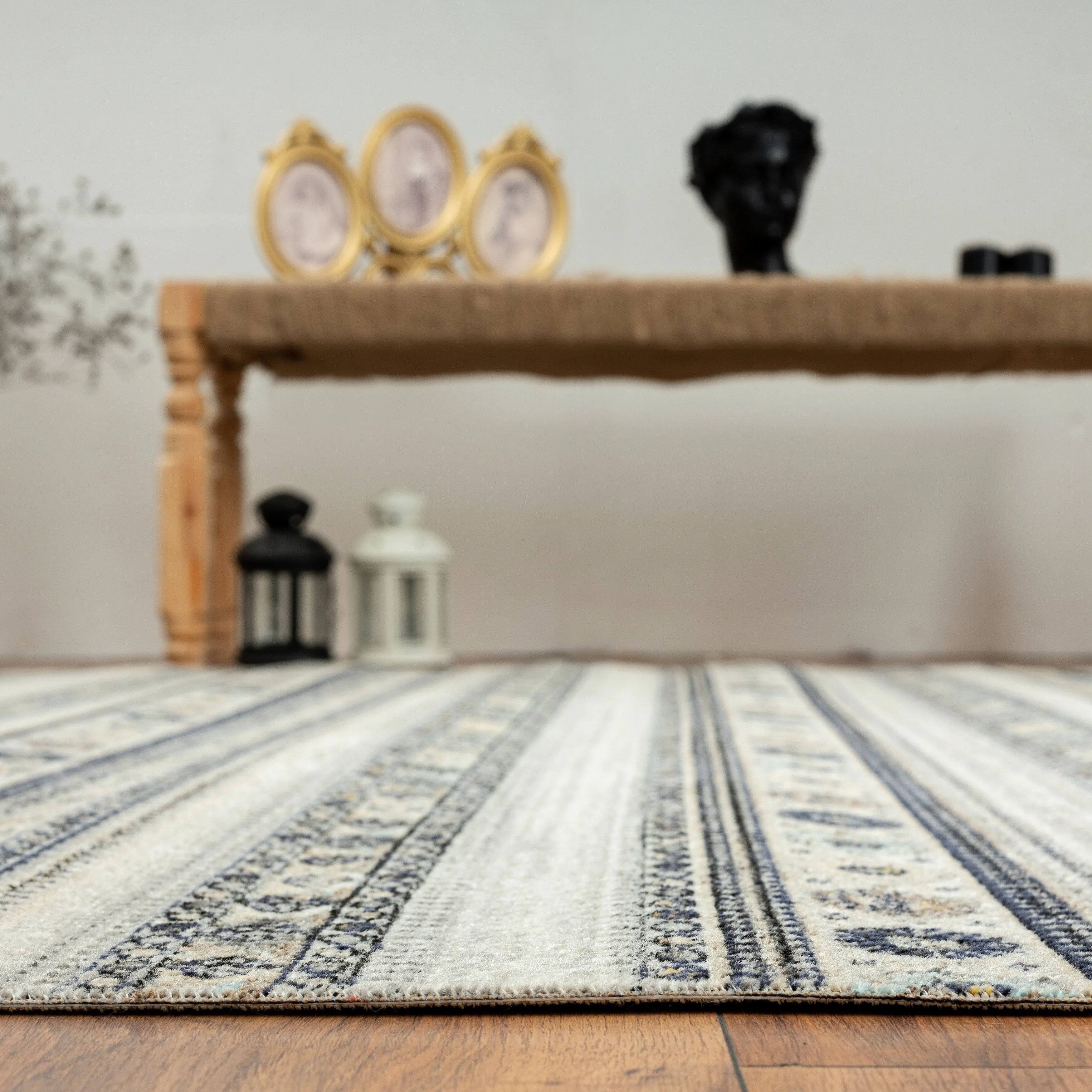 N Natori 24-Seven Outdoor/Indoor Tribal Southwestern Area Rug