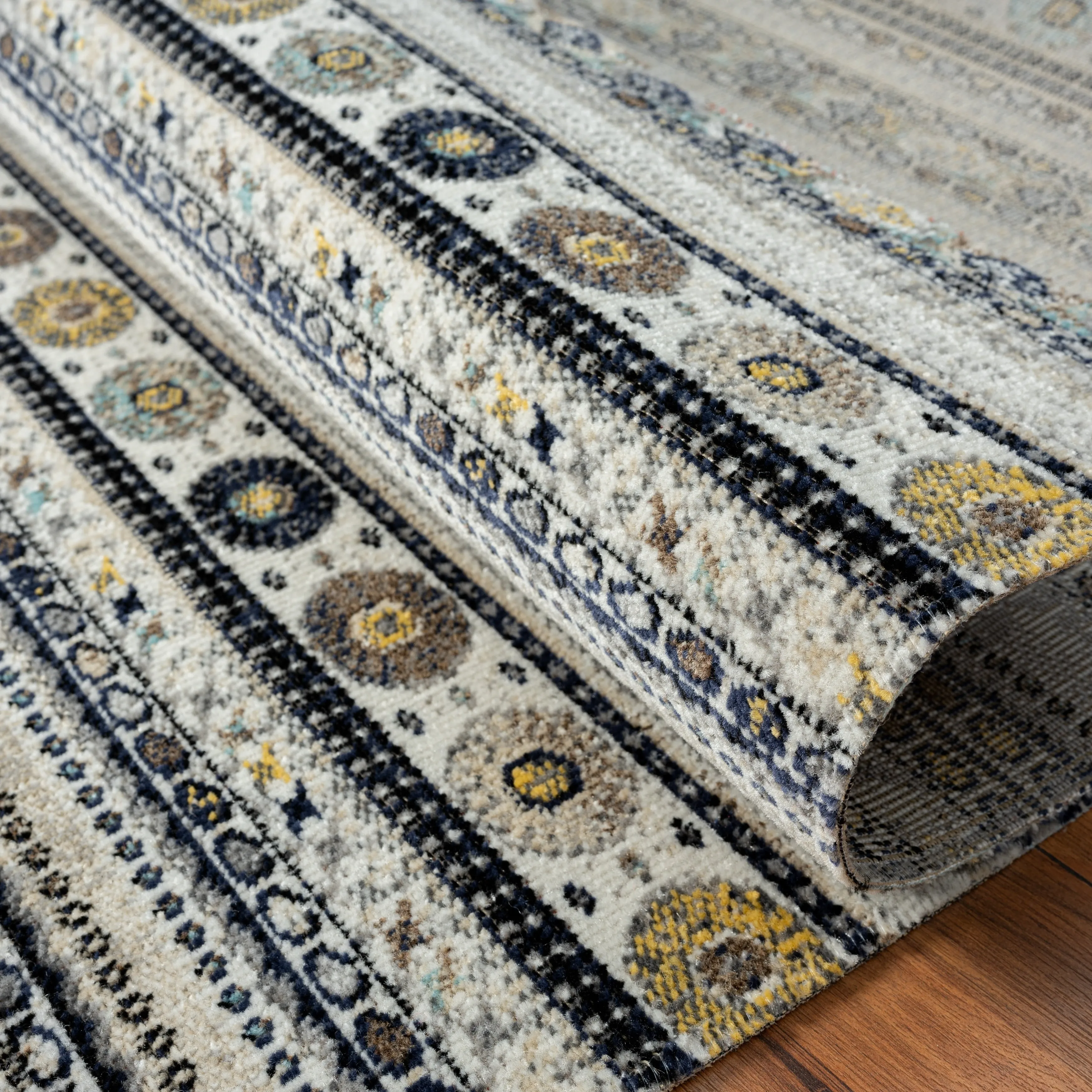 N Natori 24-Seven Outdoor/Indoor Tribal Southwestern Area Rug