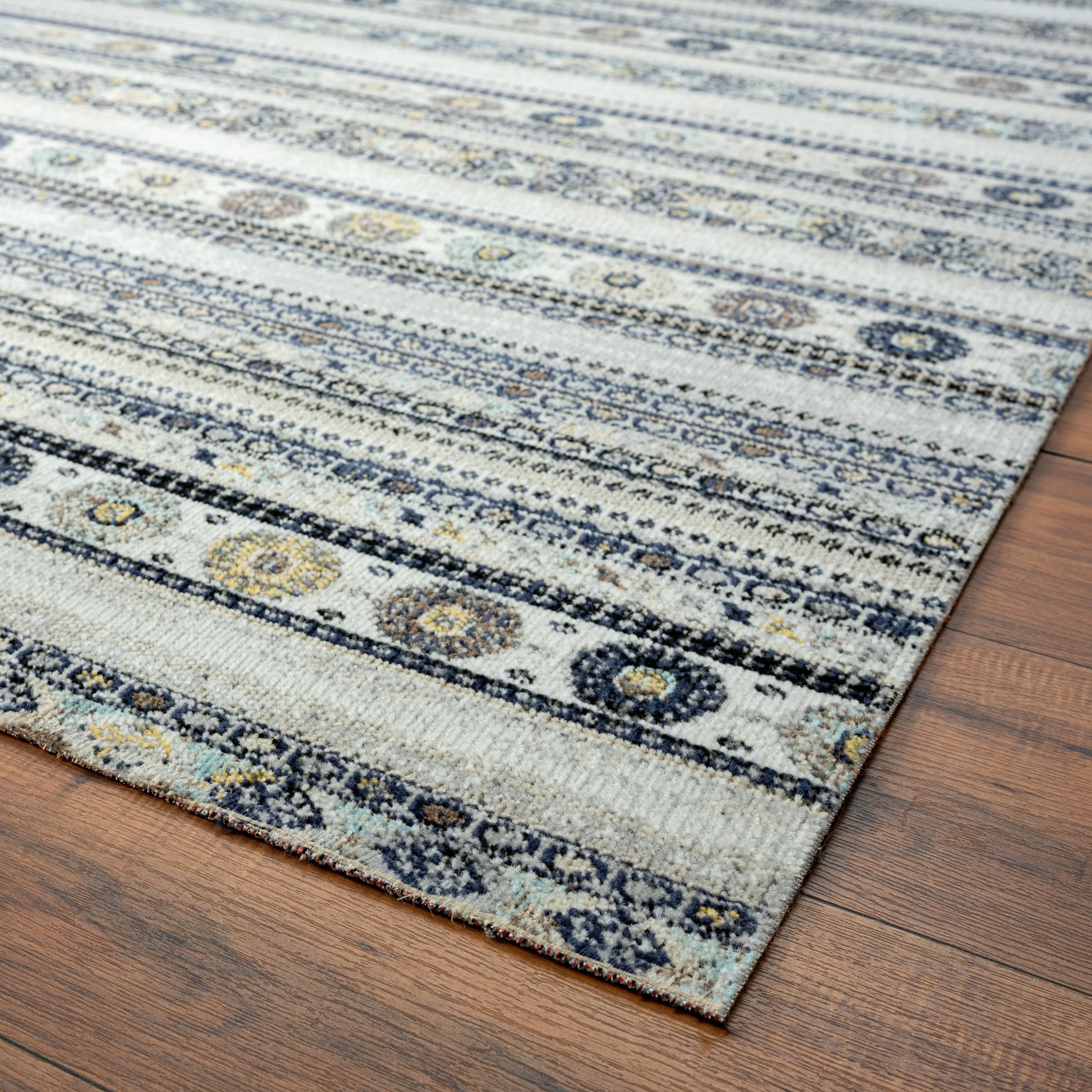 N Natori 24-Seven Outdoor/Indoor Tribal Southwestern Area Rug