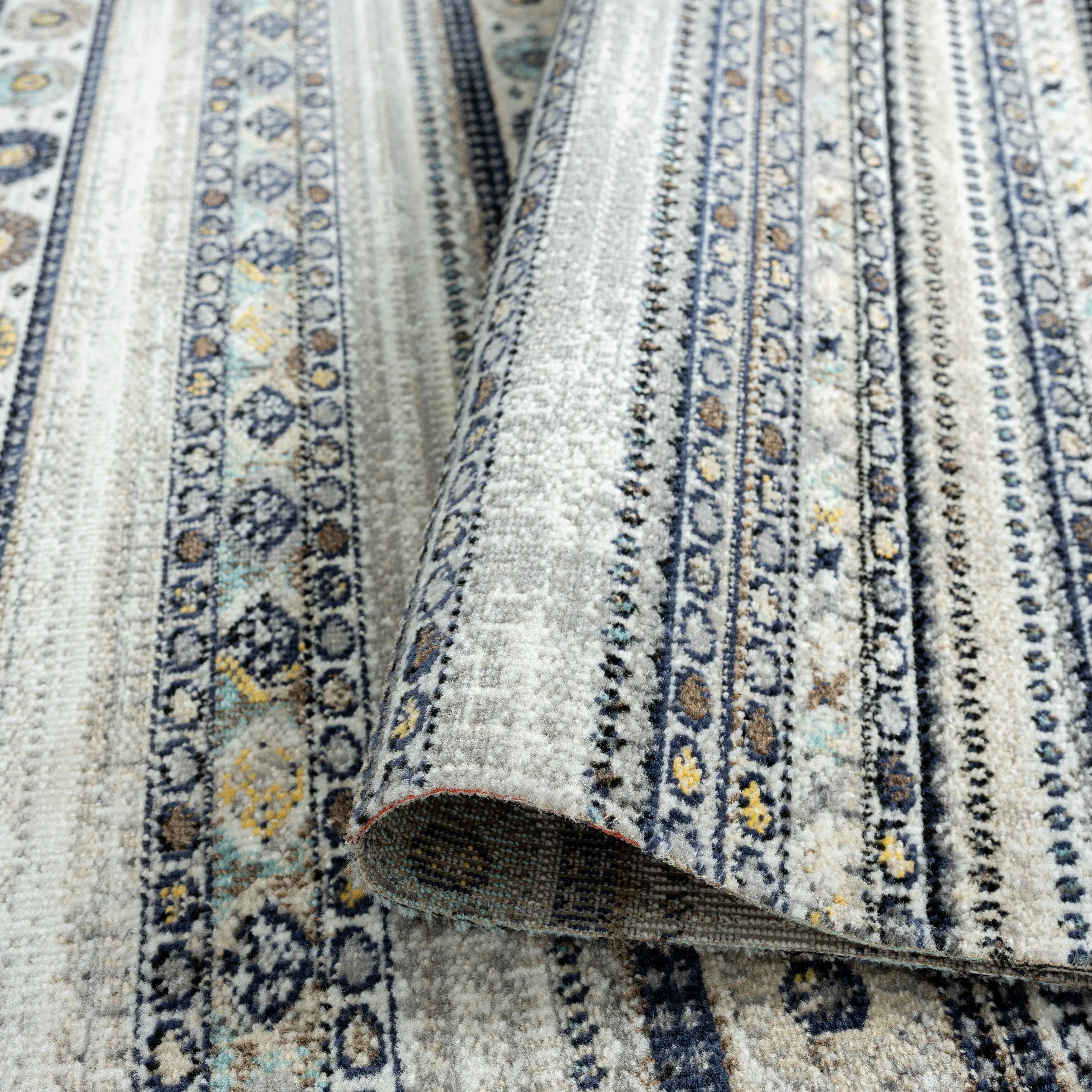 N Natori 24-Seven Outdoor/Indoor Tribal Southwestern Area Rug