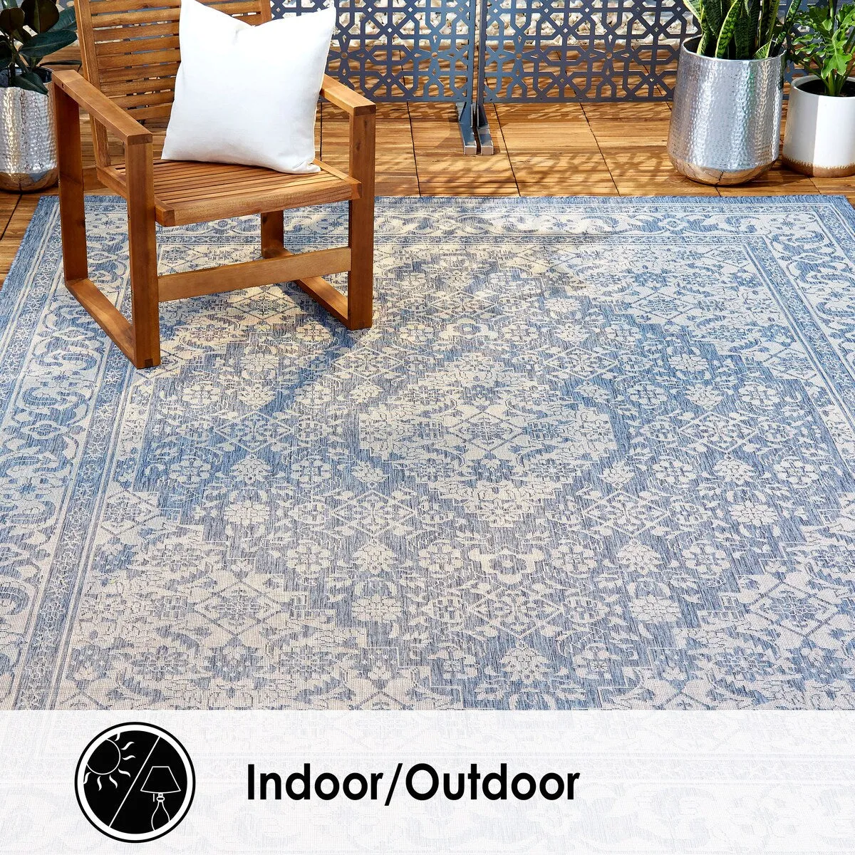 Nicole Miller New York Patio Country Dahlia Indoor/Outdoor Area Rug