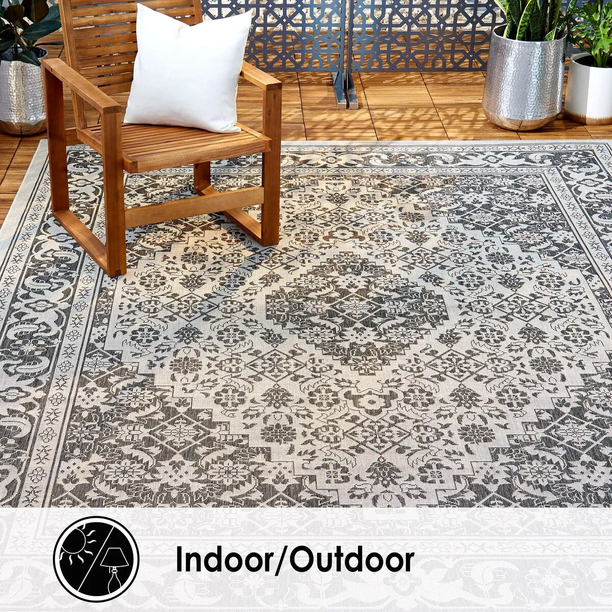 Nicole Miller New York Patio Country Dahlia Indoor/Outdoor Area Rug