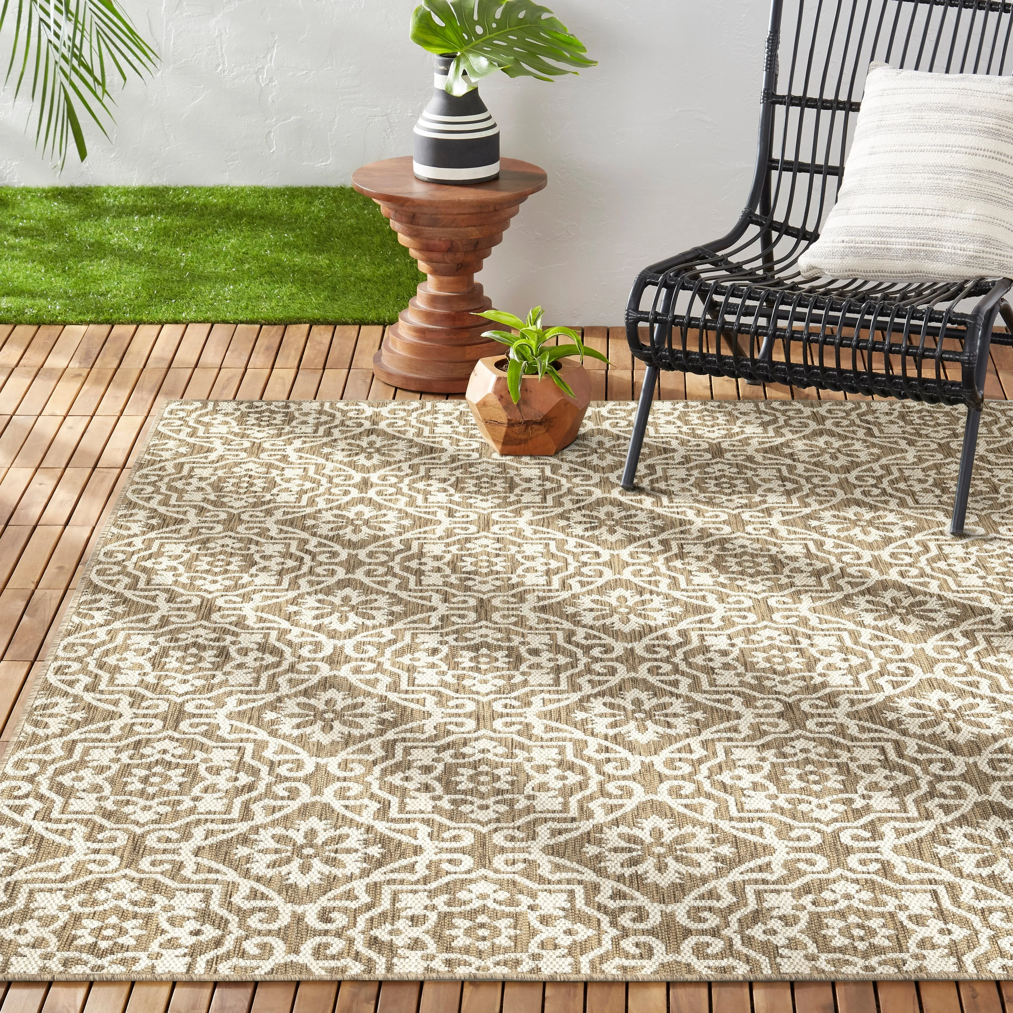 Nicole Miller New York Patio Country Danica Indoor/Outdoor Area Rug