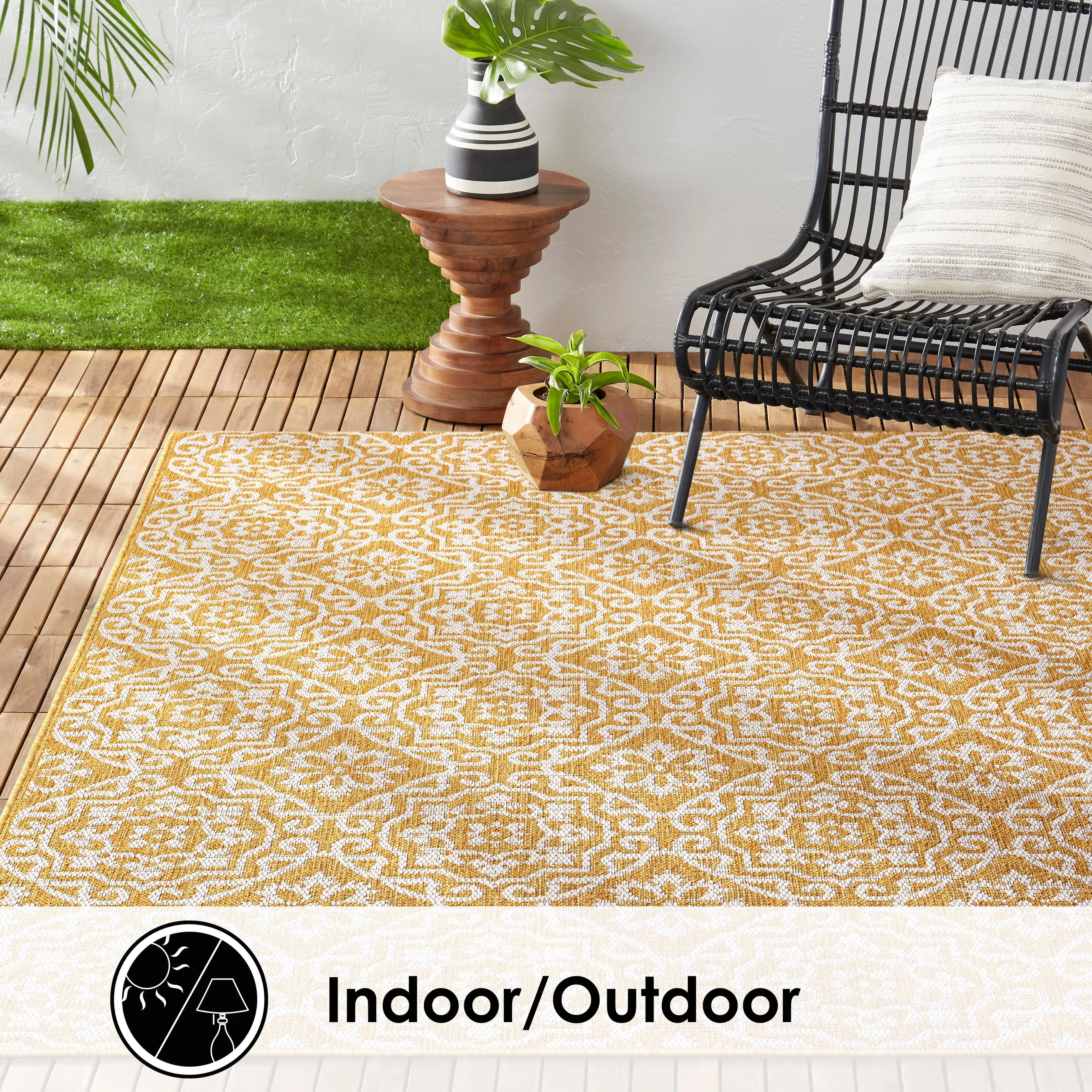 Nicole Miller New York Patio Country Danica Indoor/Outdoor Area Rug