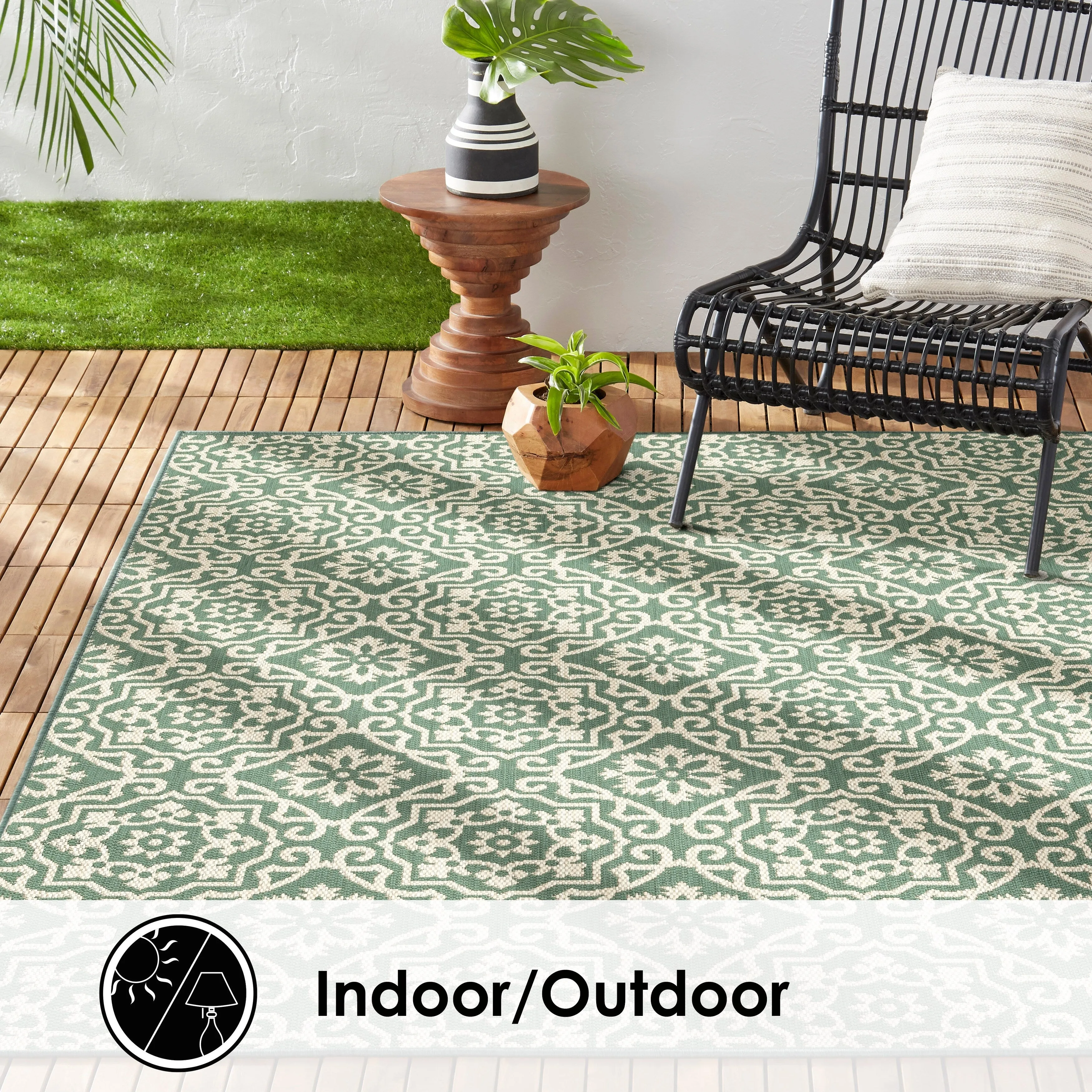 Nicole Miller New York Patio Country Danica Indoor/Outdoor Area Rug