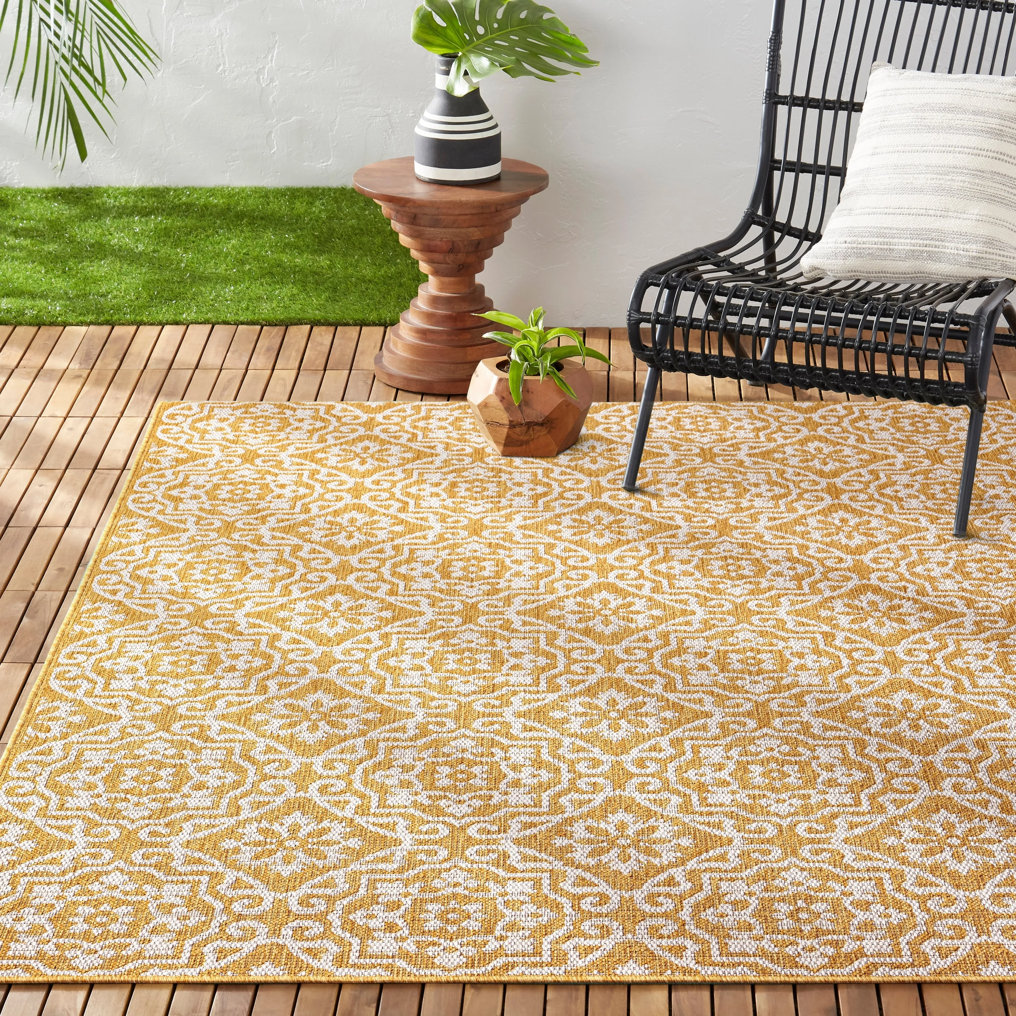 Nicole Miller New York Patio Country Danica Indoor/Outdoor Area Rug