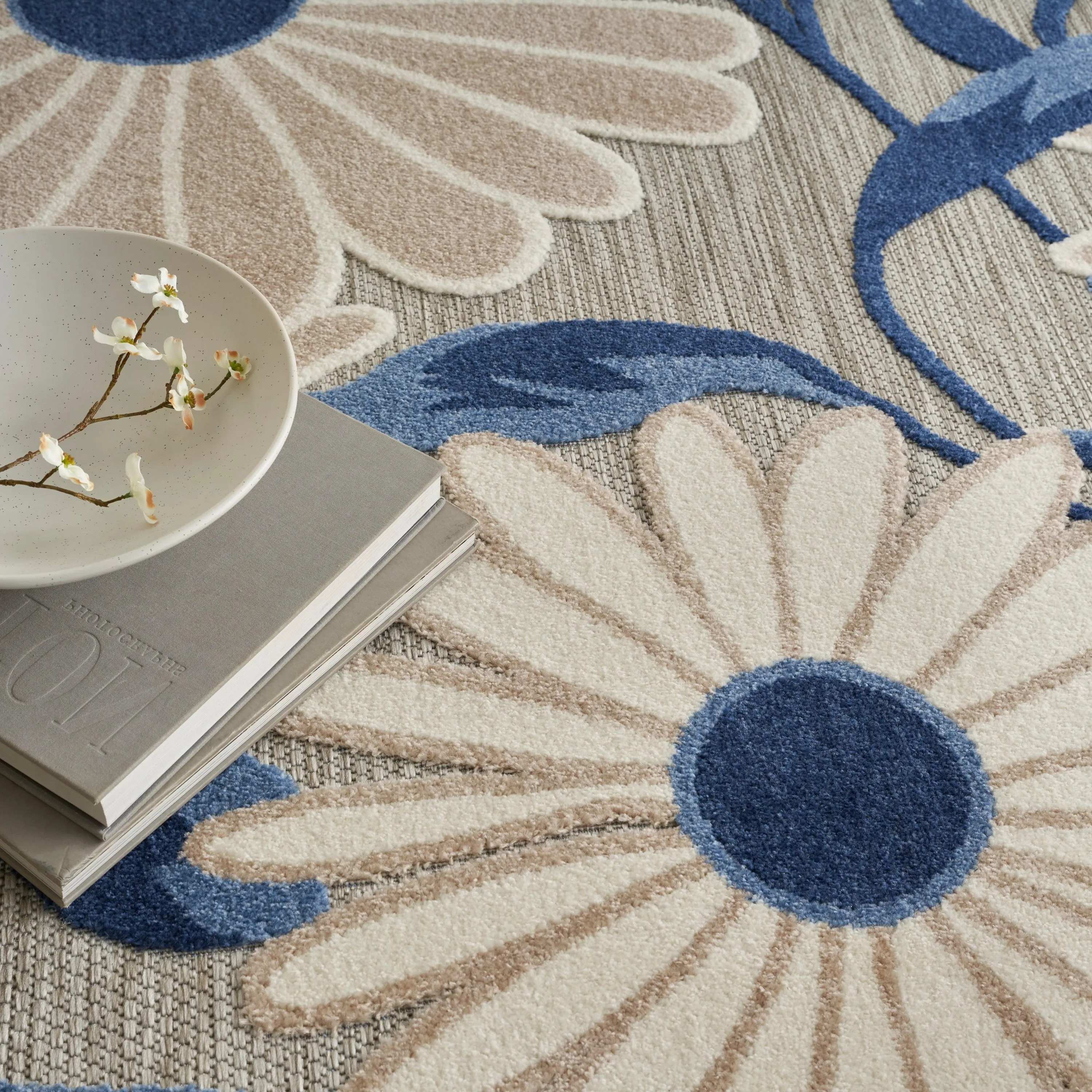 Nourison Alice Indoor/Outdoor Floral Area Rug.