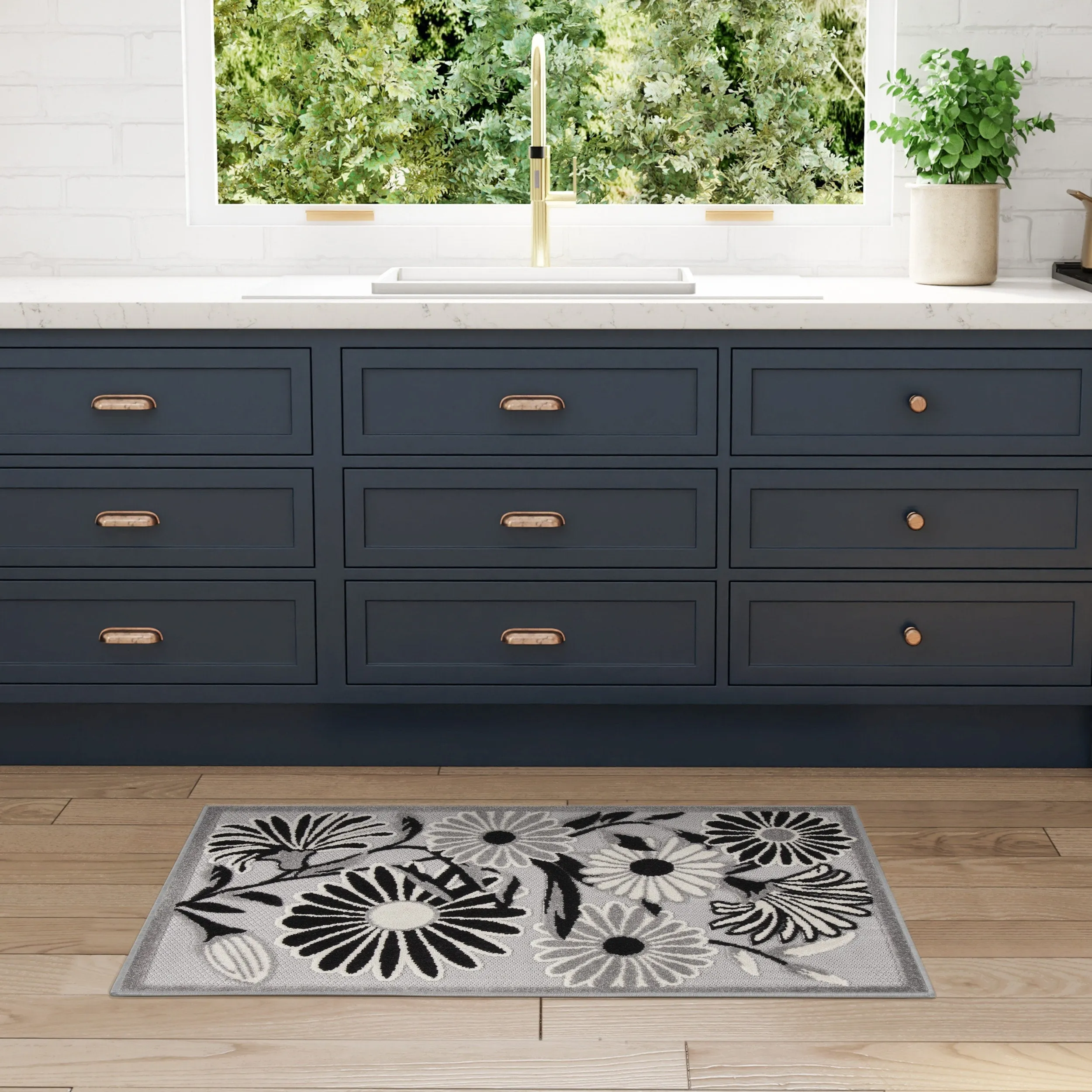 Nourison Alice Indoor/Outdoor Floral Area Rug.