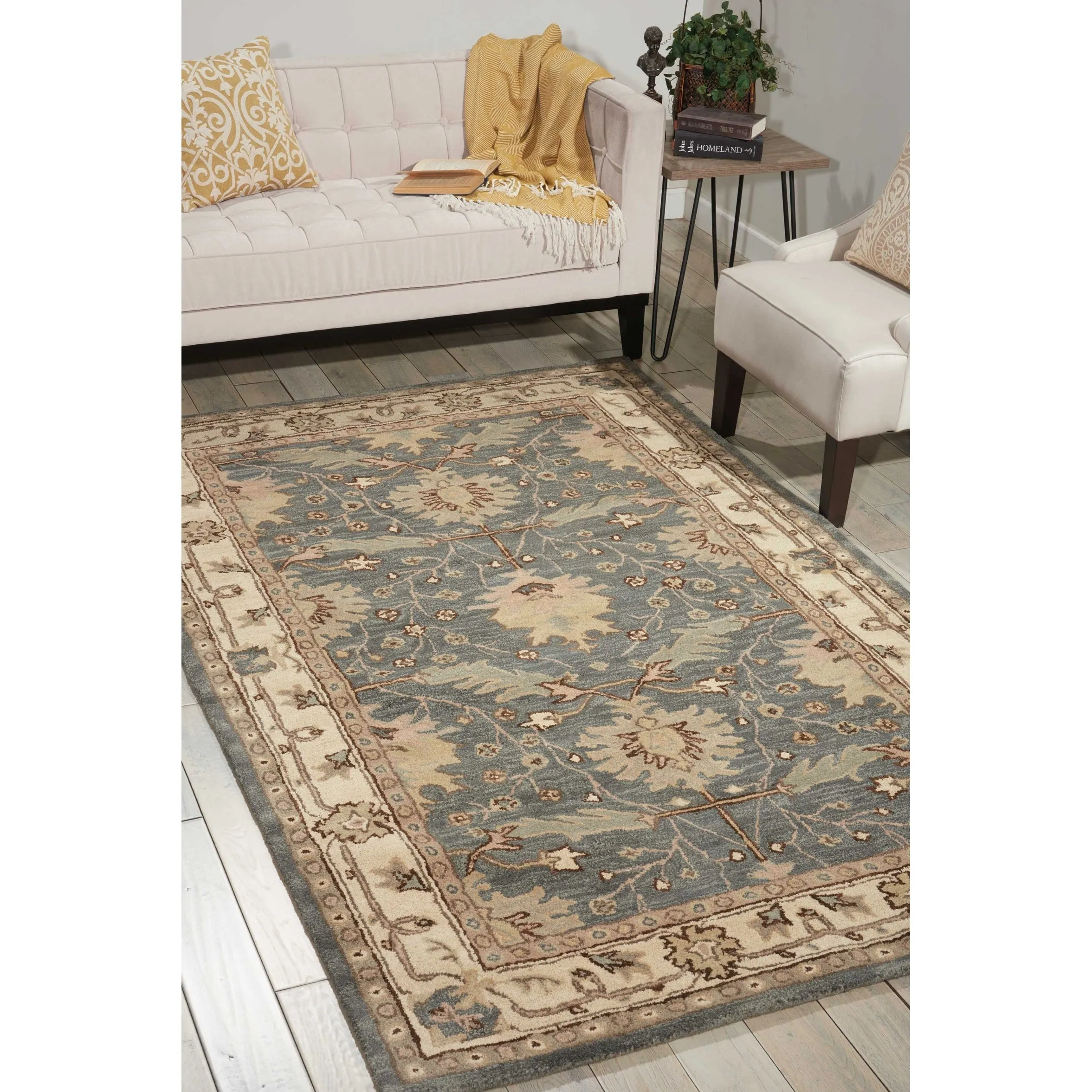 Nourison Hand-tufted Wool Persian Vine and Bloom Area Rug