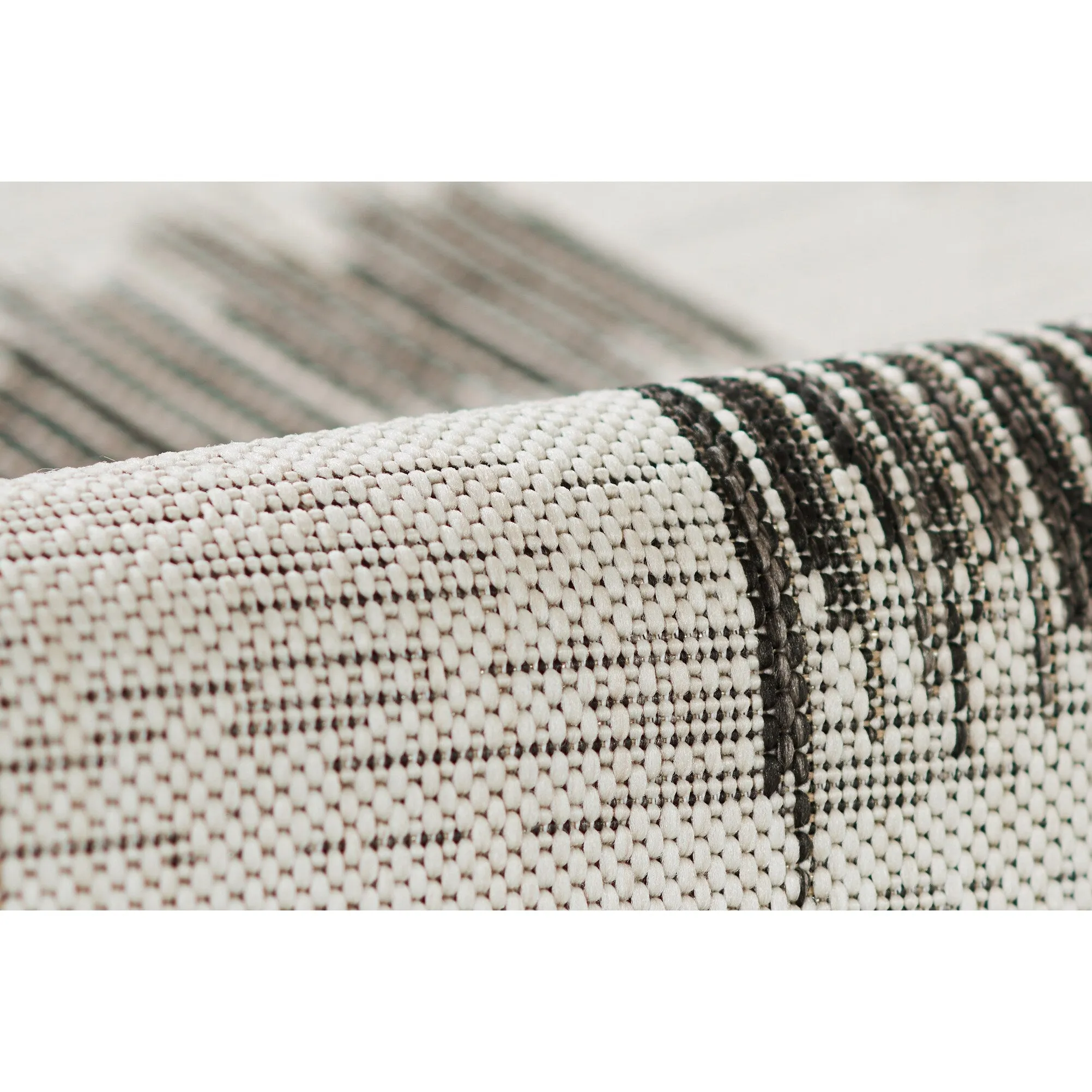 Novogratz by Momeni Villa Turin Indoor Outdoor Rug