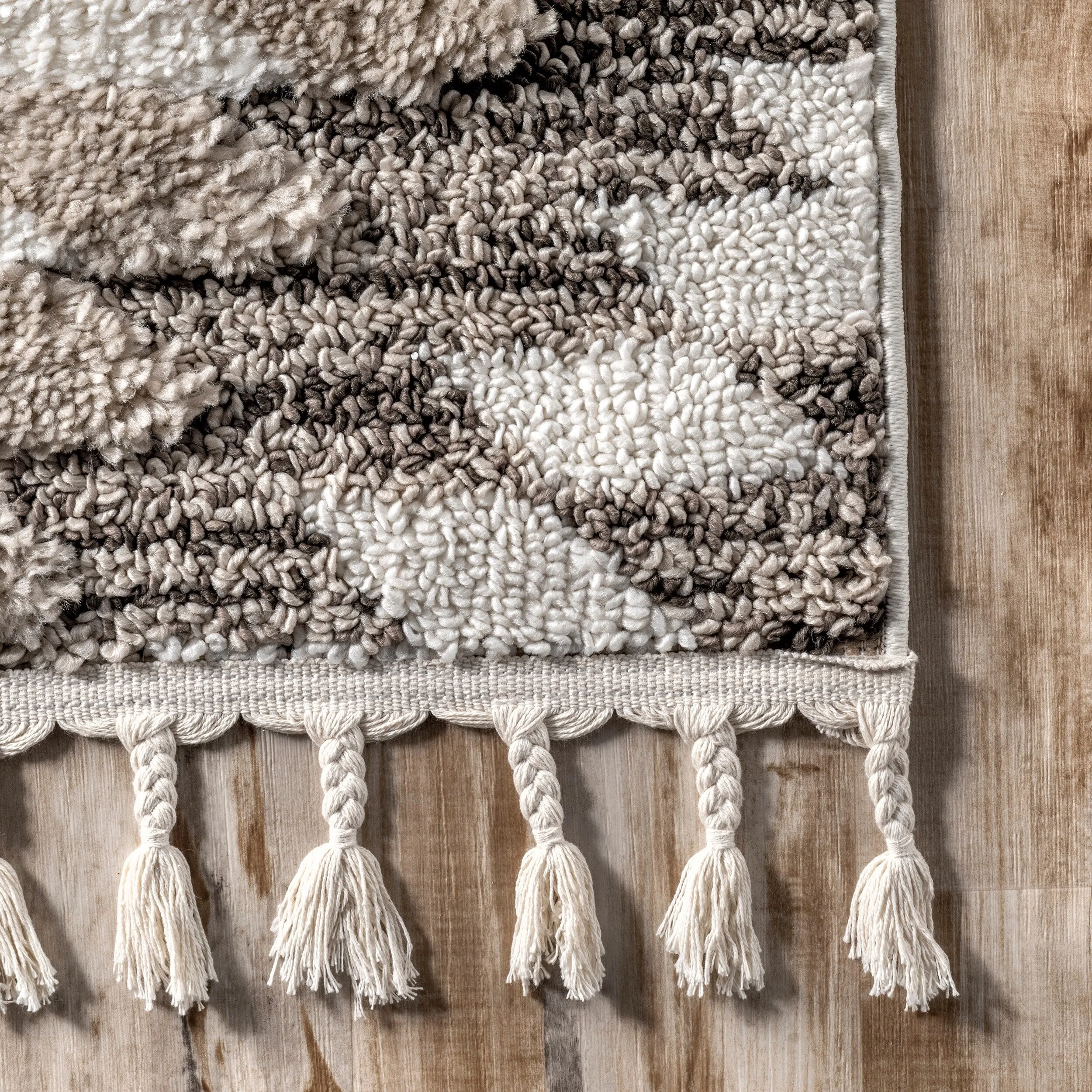 Nuloom Adelade Aztec High Low Shaggy Tassel Area Rug