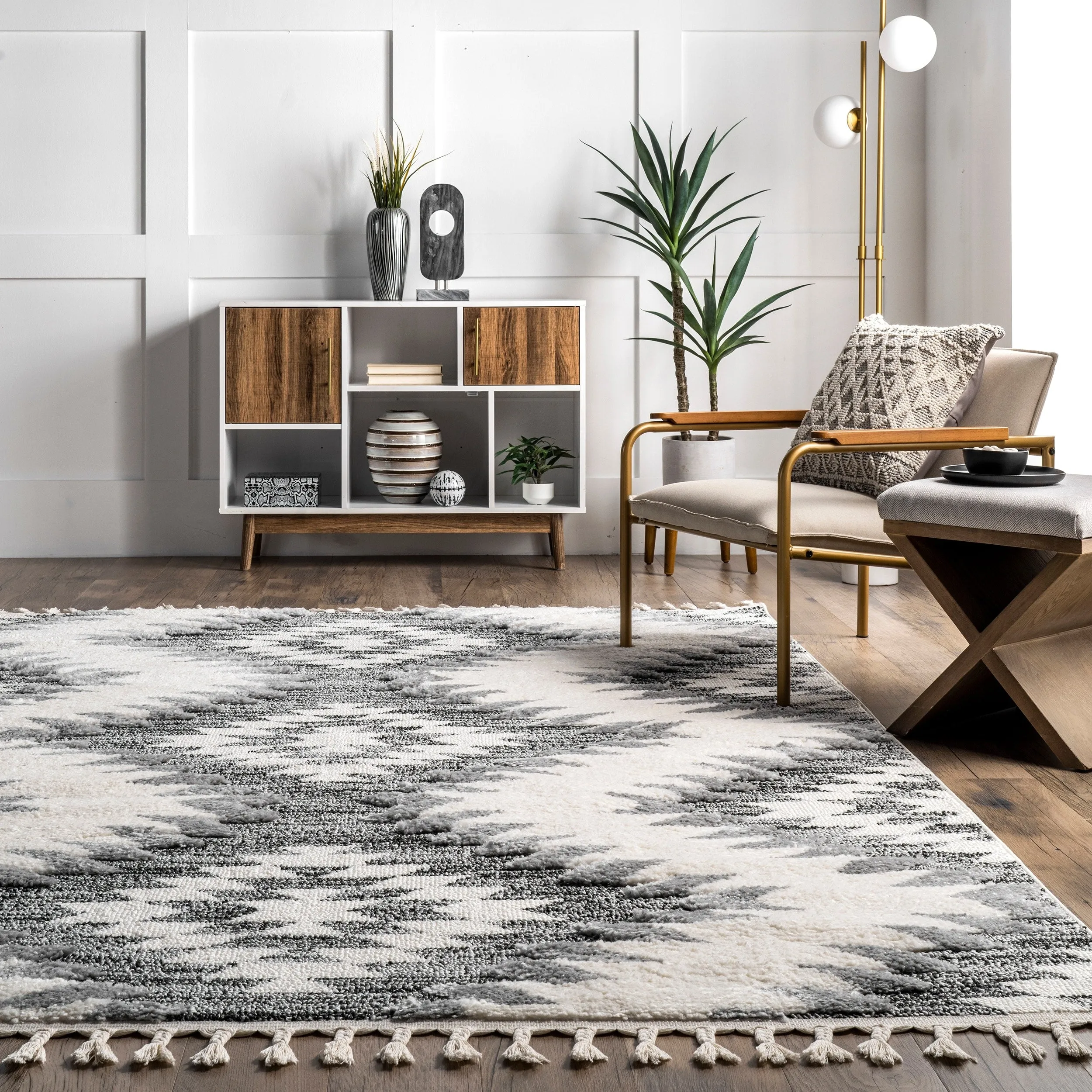 Nuloom Adelade Aztec High Low Shaggy Tassel Area Rug