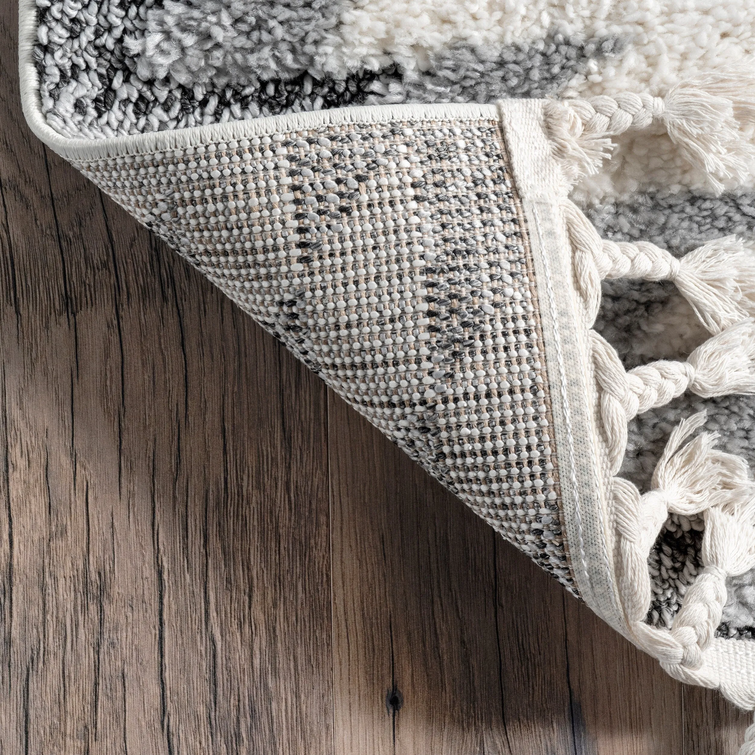 Nuloom Adelade Aztec High Low Shaggy Tassel Area Rug