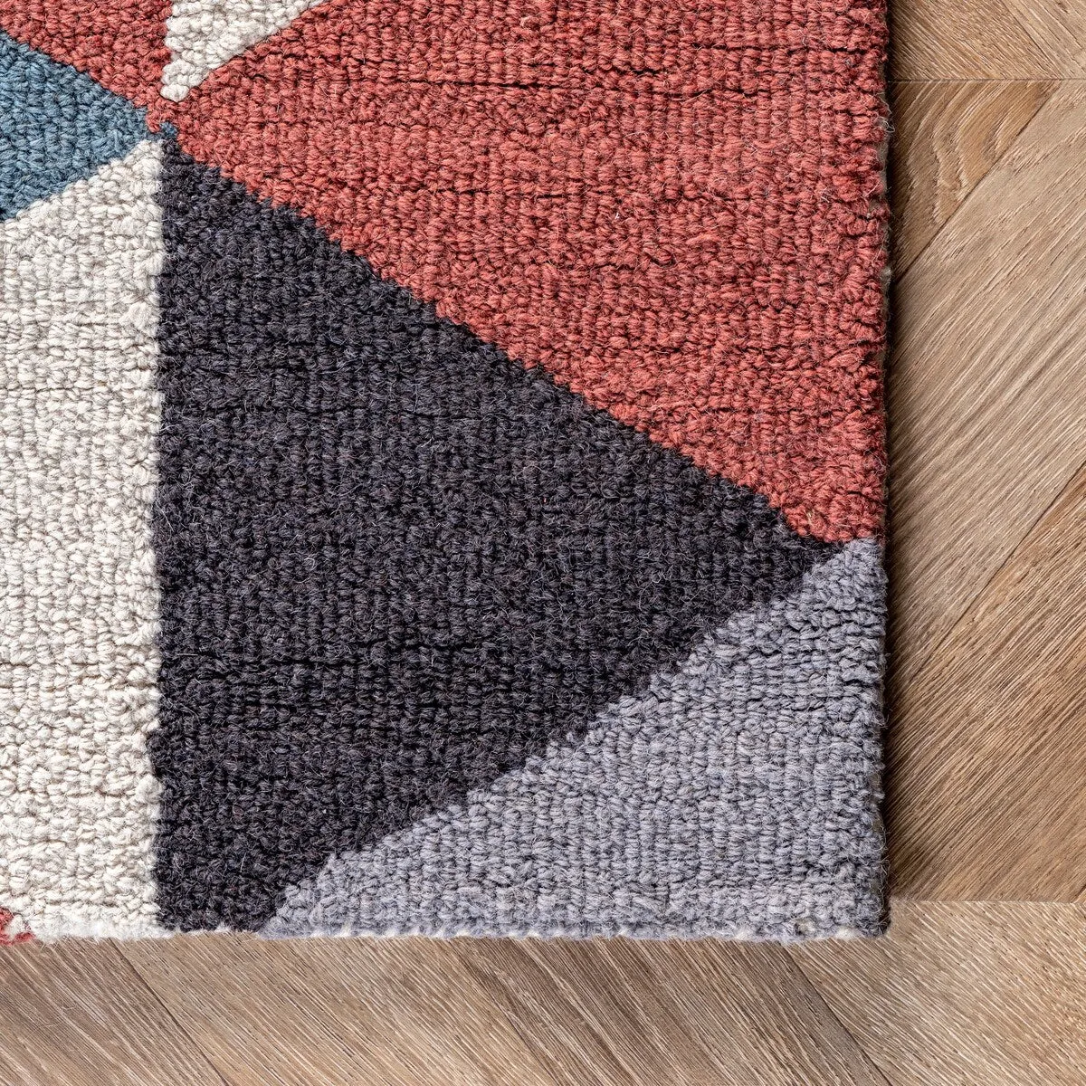 Nuloom Bianca Triangles Area Rug
