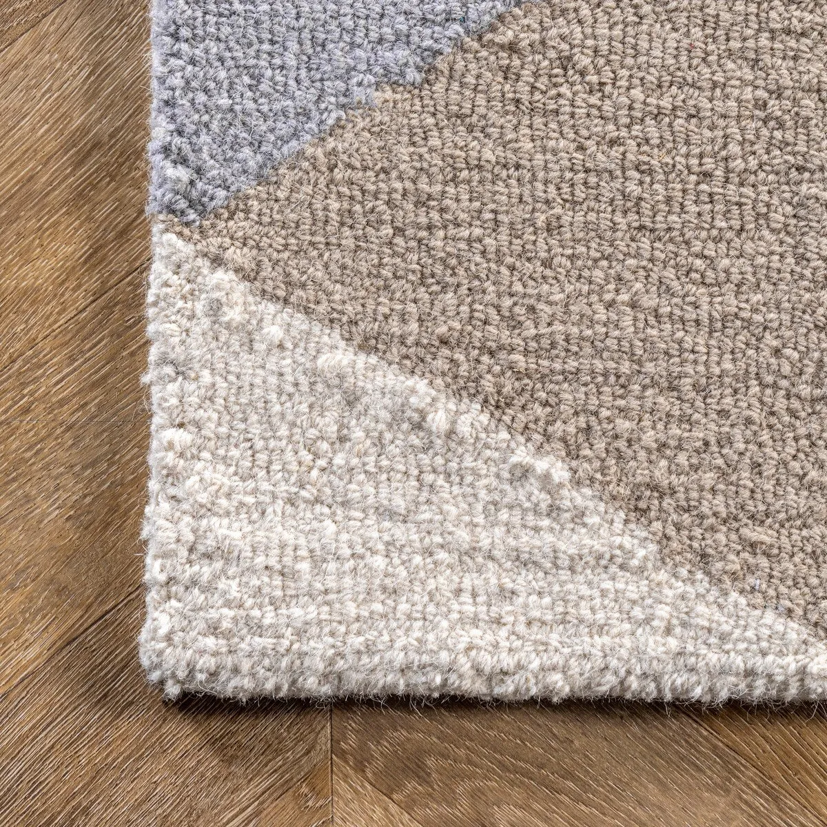 Nuloom Bianca Triangles Area Rug