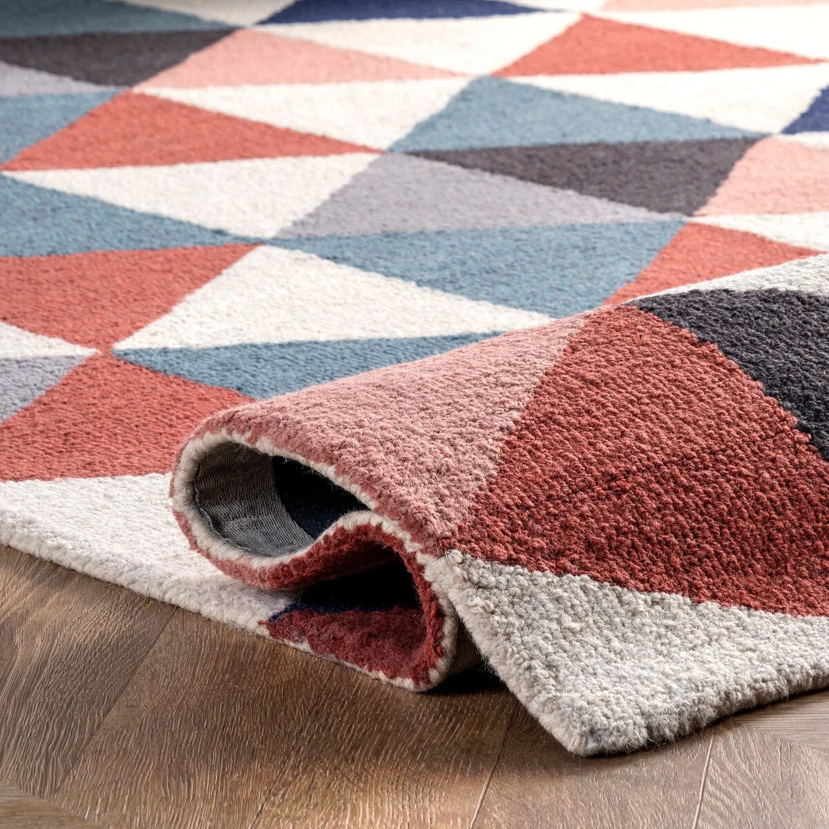 Nuloom Bianca Triangles Area Rug