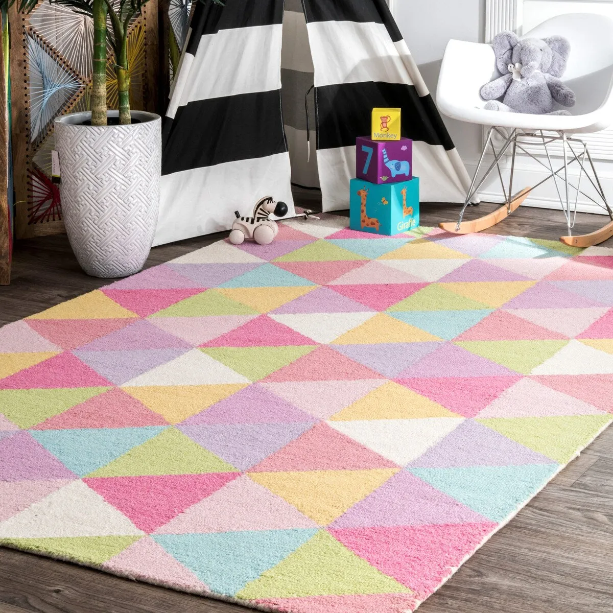 Nuloom Bianca Triangles Area Rug