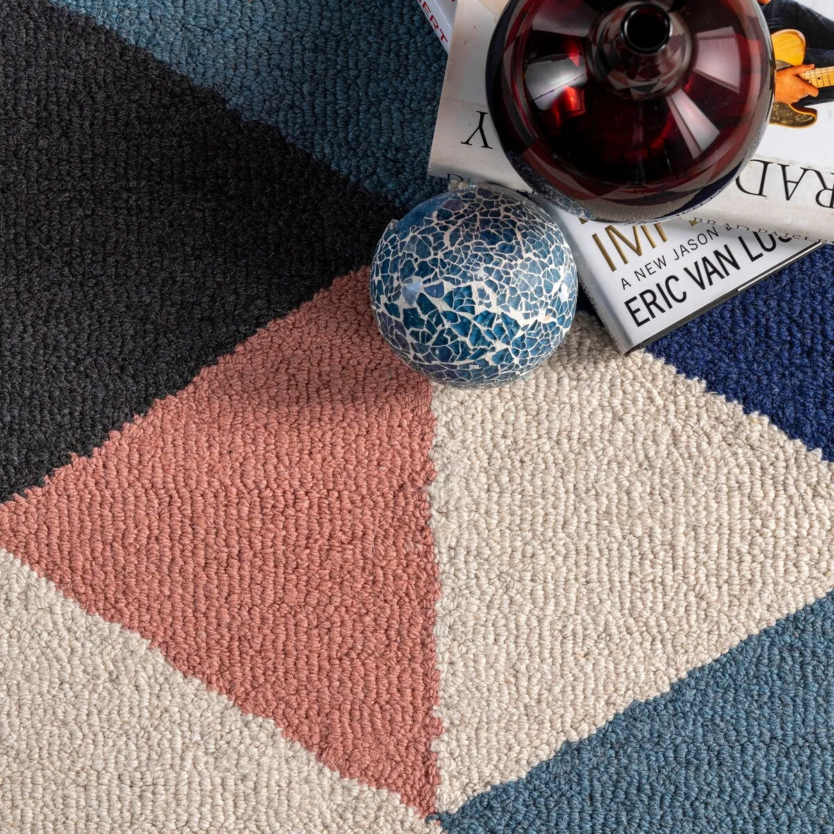 Nuloom Bianca Triangles Area Rug