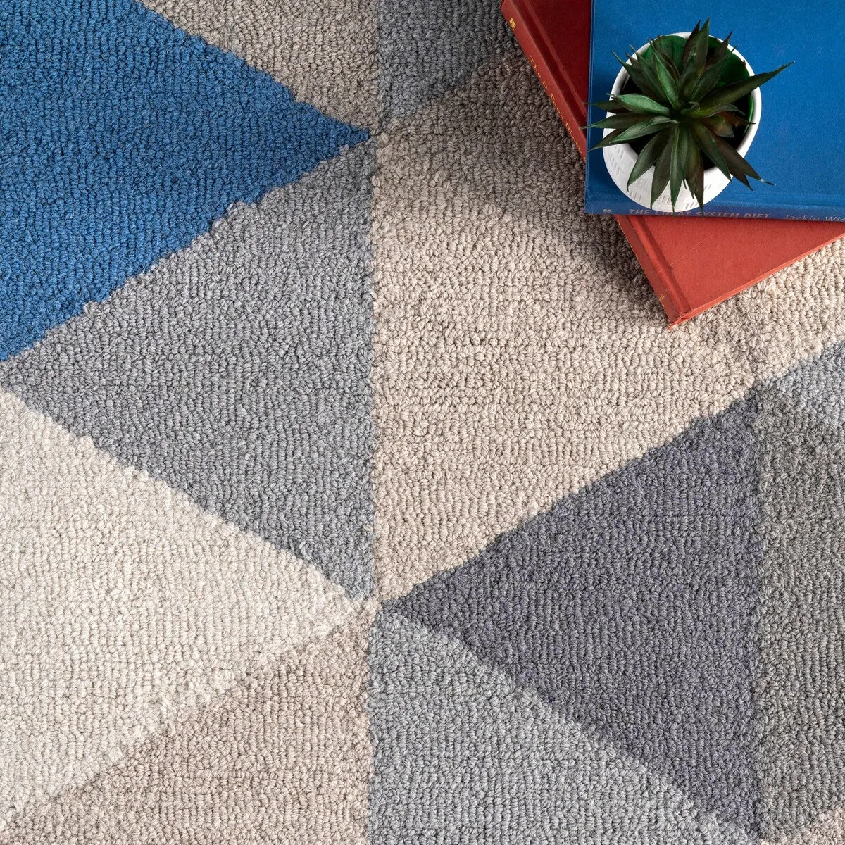 Nuloom Bianca Triangles Area Rug