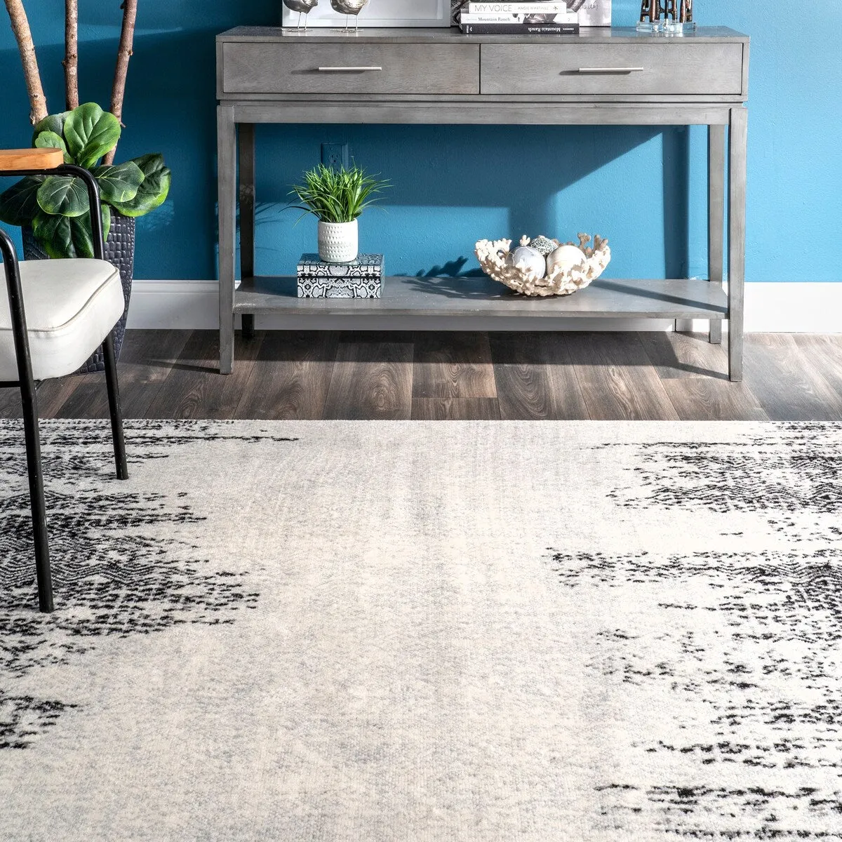 Nuloom Faded Tribal Chevrons Solid Area Rug