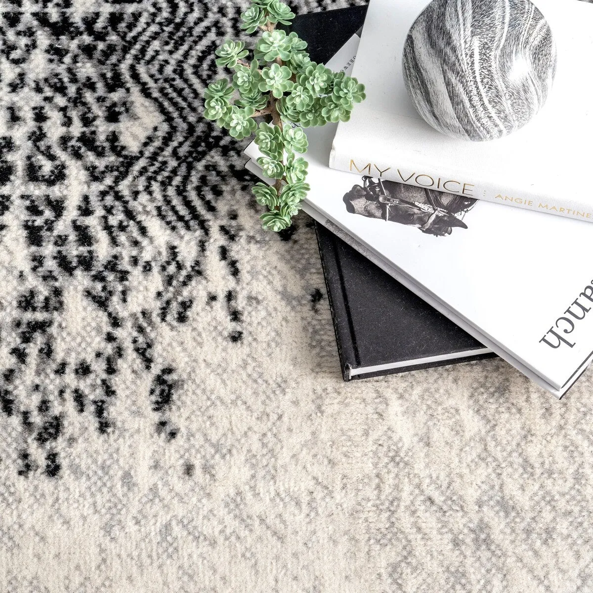 Nuloom Faded Tribal Chevrons Solid Area Rug